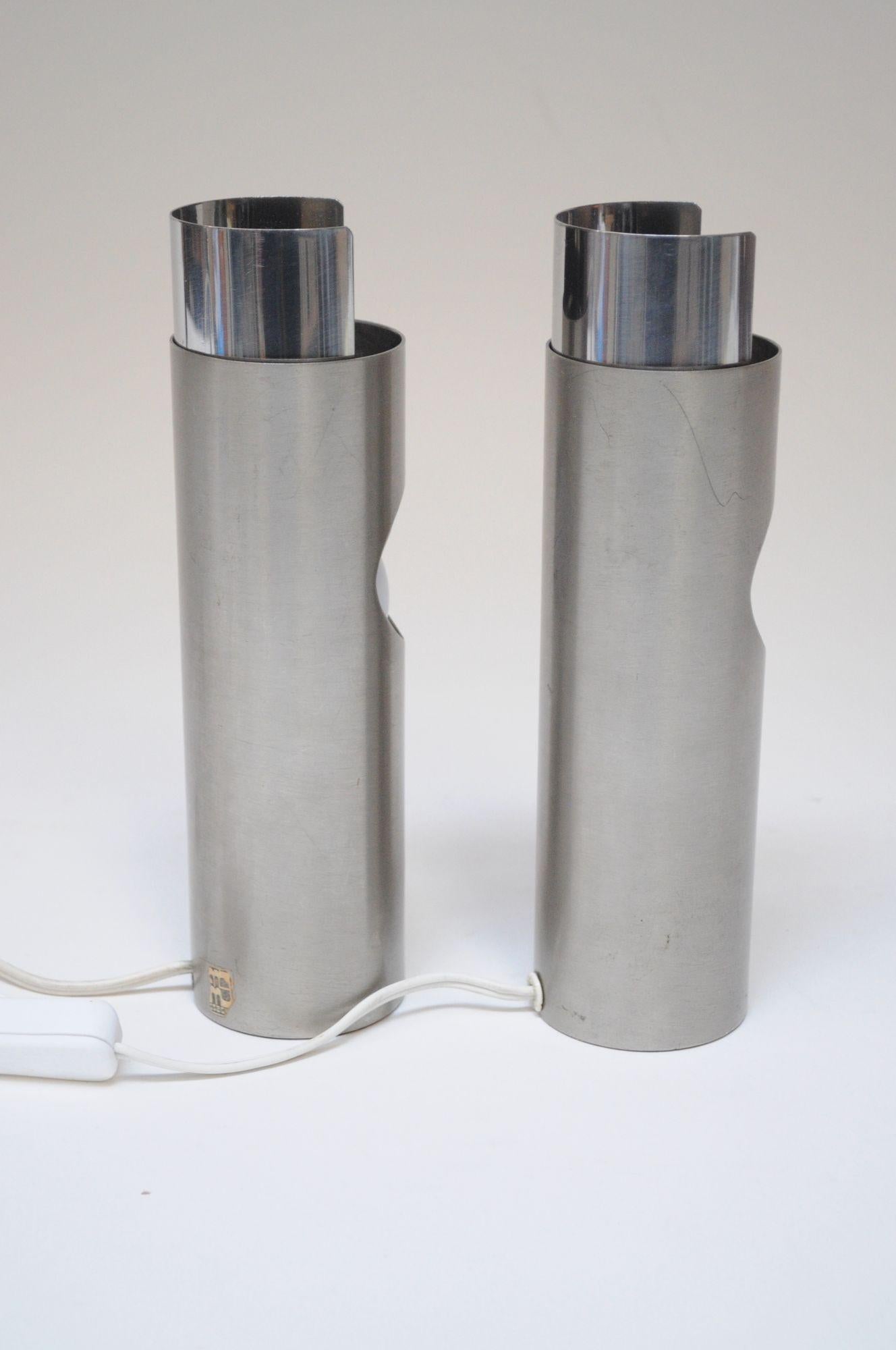 Pair of Small Italian Cylindrical Aluminum Bedside Lamps by Gaetano Missaglia In Good Condition For Sale In Brooklyn, NY