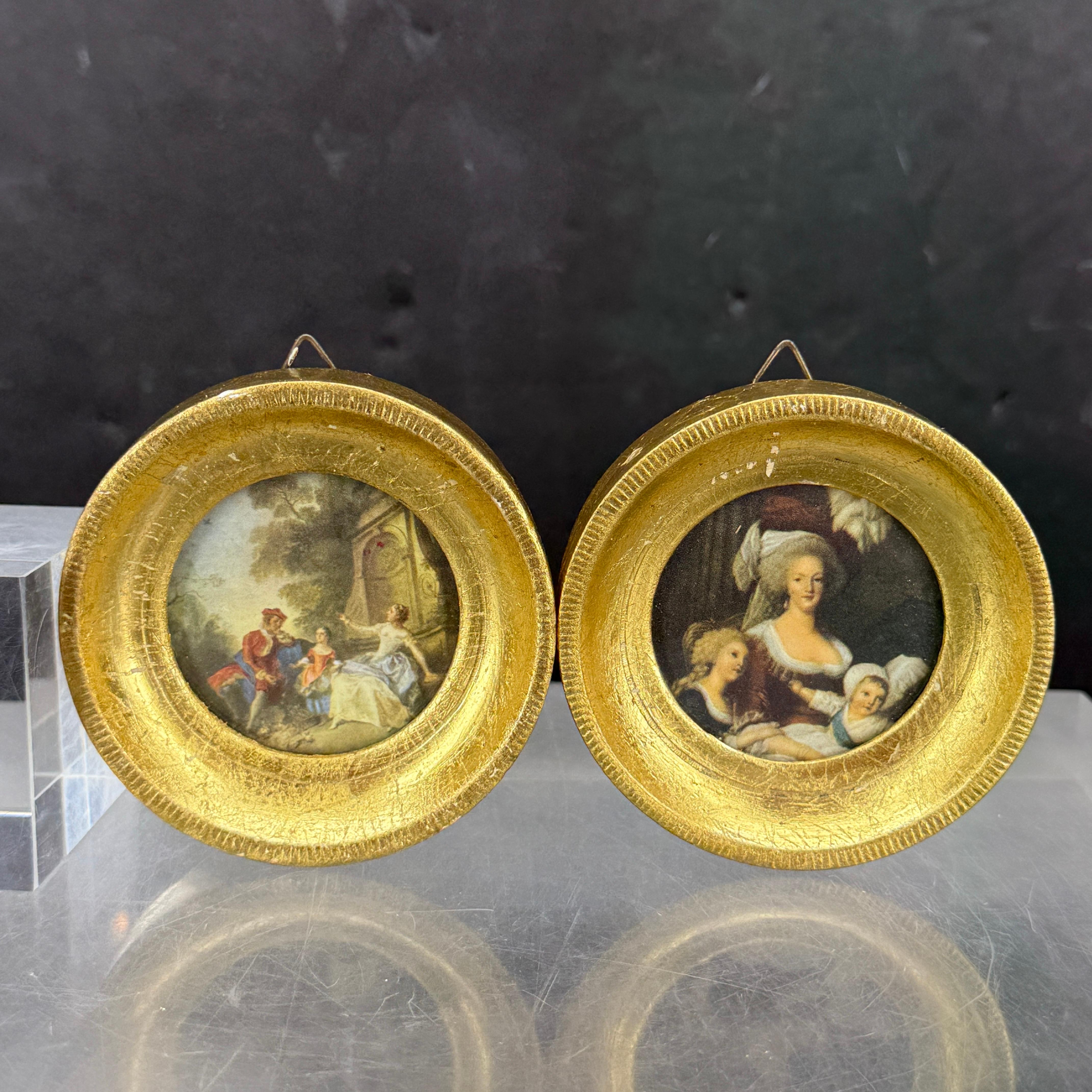 Mid-Century Modern Pair of Small Italian Florentine Gold Gilt Round Art Photo Frames For Sale