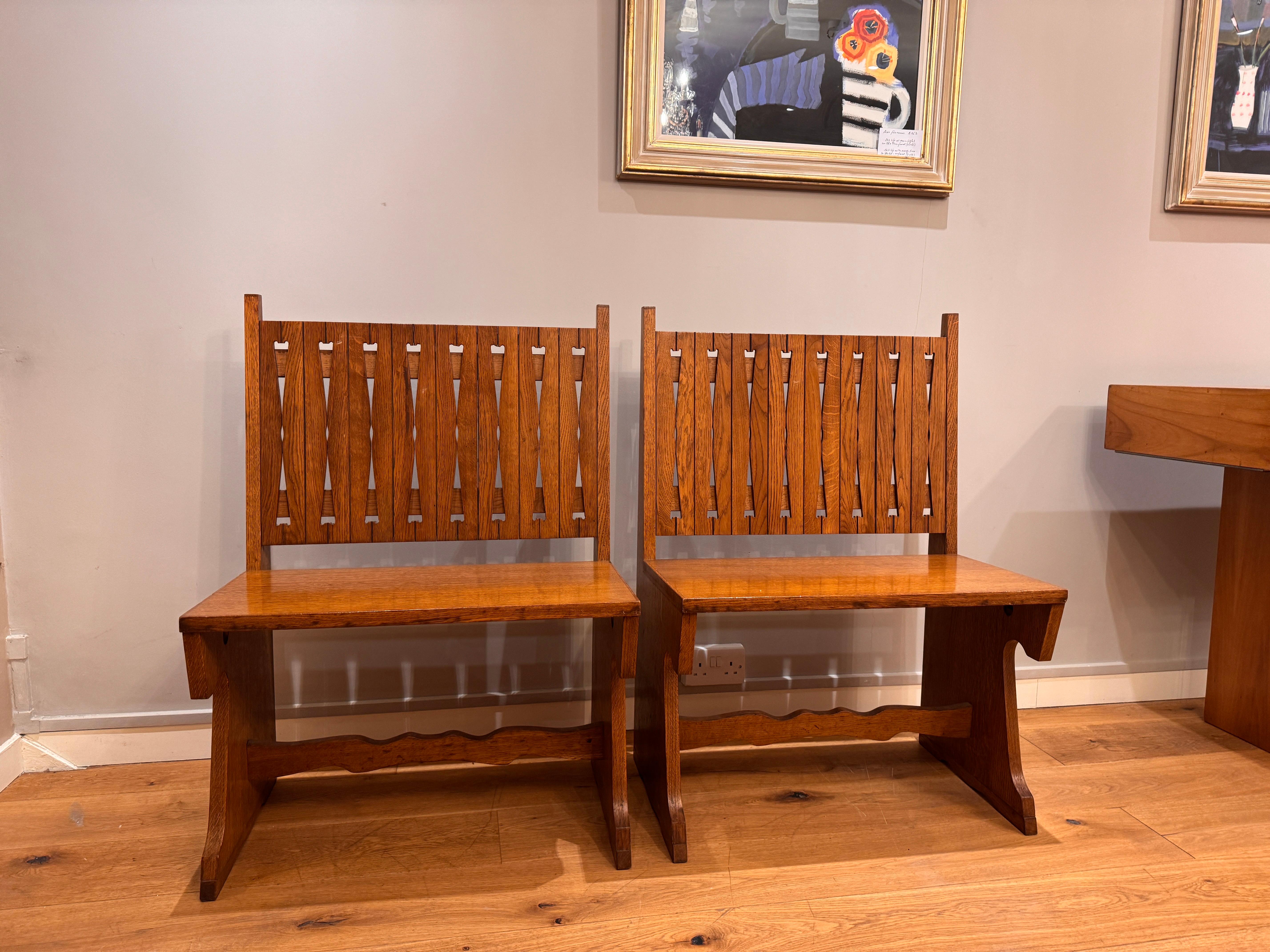 20th Century Pair of small Italian oak hallway benches For Sale