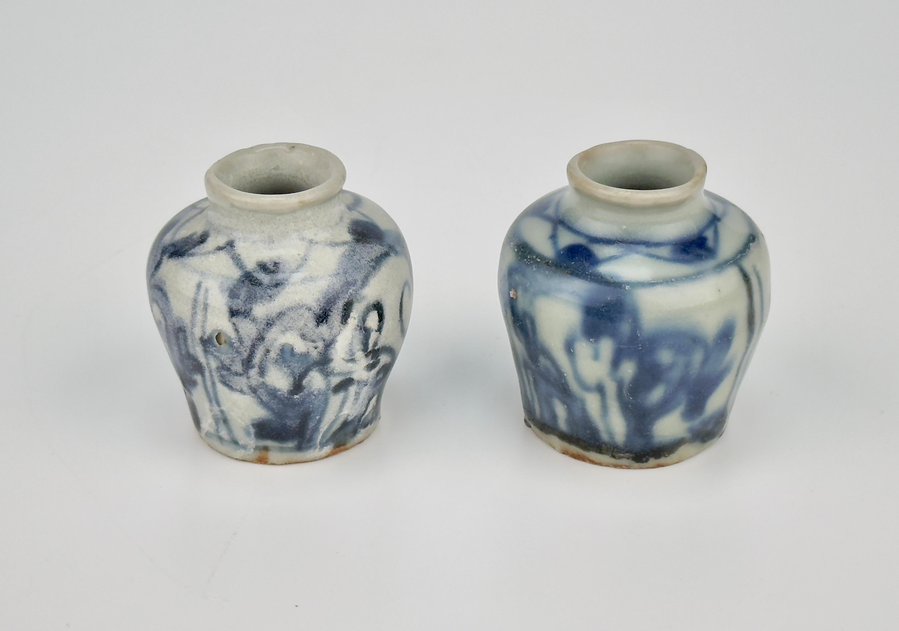 Glazed Pair of Small Jarlet with arabesque design, Late Ming Era(16-17th century) For Sale
