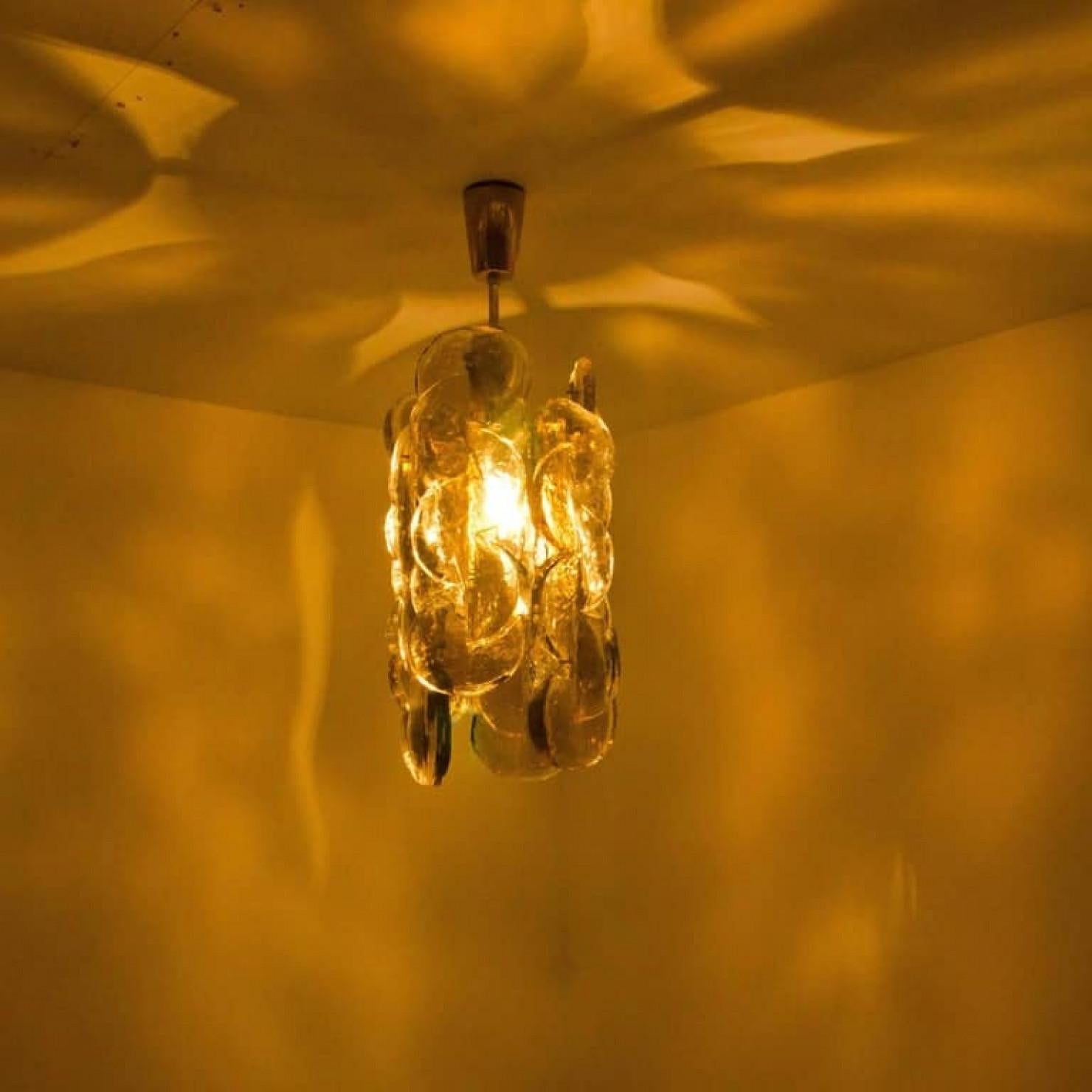 Mid-Century moderno Pair of Small Kalmar Chandeliers Citrus Swirl Smoked Glass, Austria, 1960s in vendita