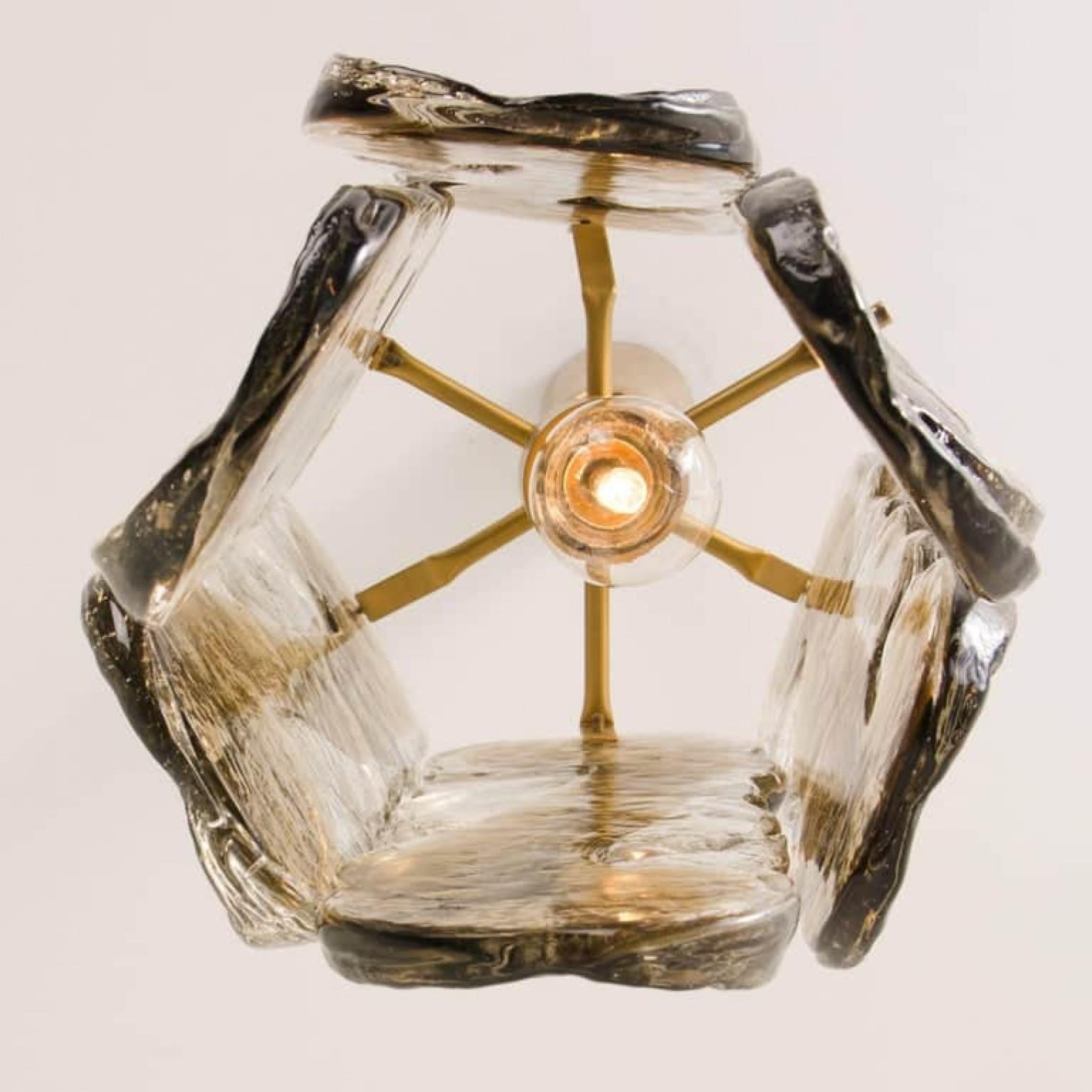 Autre Paire de petits lustres Kalmar en verre fumé à tourbillons de Citrus, Autriche, années 1960 en vente
