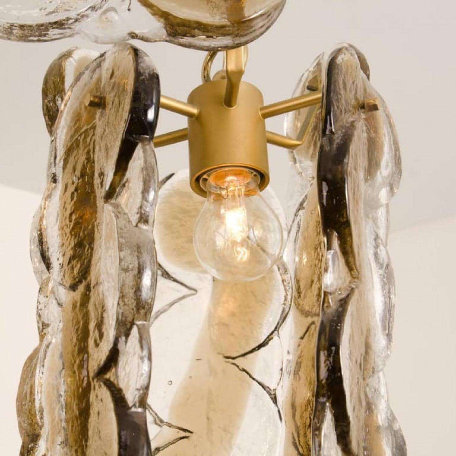 Pair of Small Kalmar Chandeliers Citrus Swirl Smoked Glass, Austria, 1960s In condizioni buone in vendita a Rijssen, NL