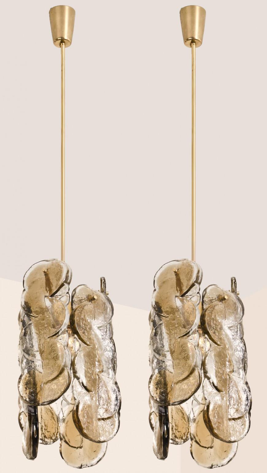 Ottone Pair of Small Kalmar Chandeliers Citrus Swirl Smoked Glass, Austria, 1960s in vendita