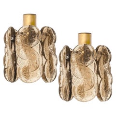 Coppia di piccoli lampadari Kalmar in vetro fumé con volute di agrumi, Austria, anni '60