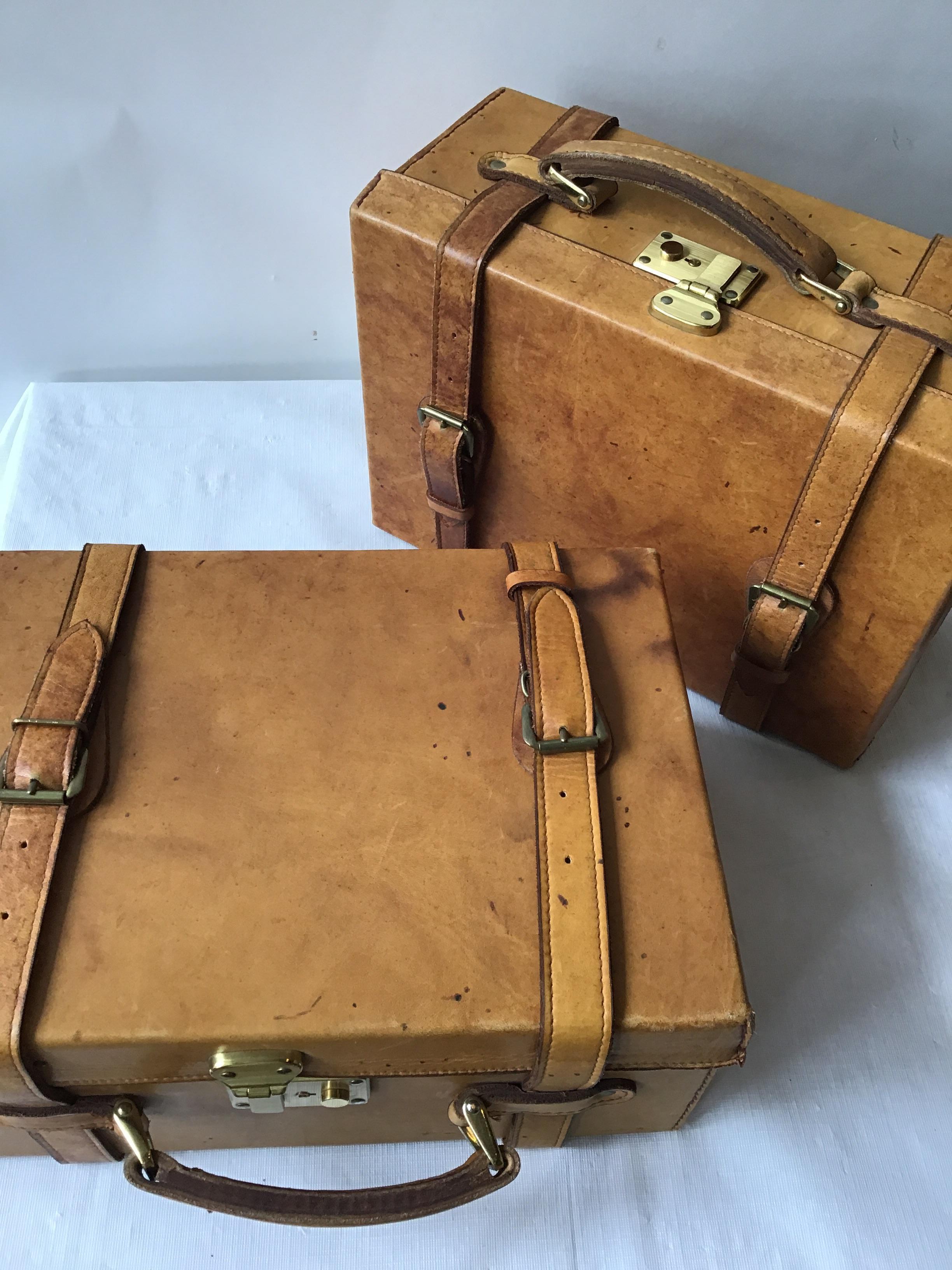Pair of Small Leather Suitcases In Good Condition In Tarrytown, NY