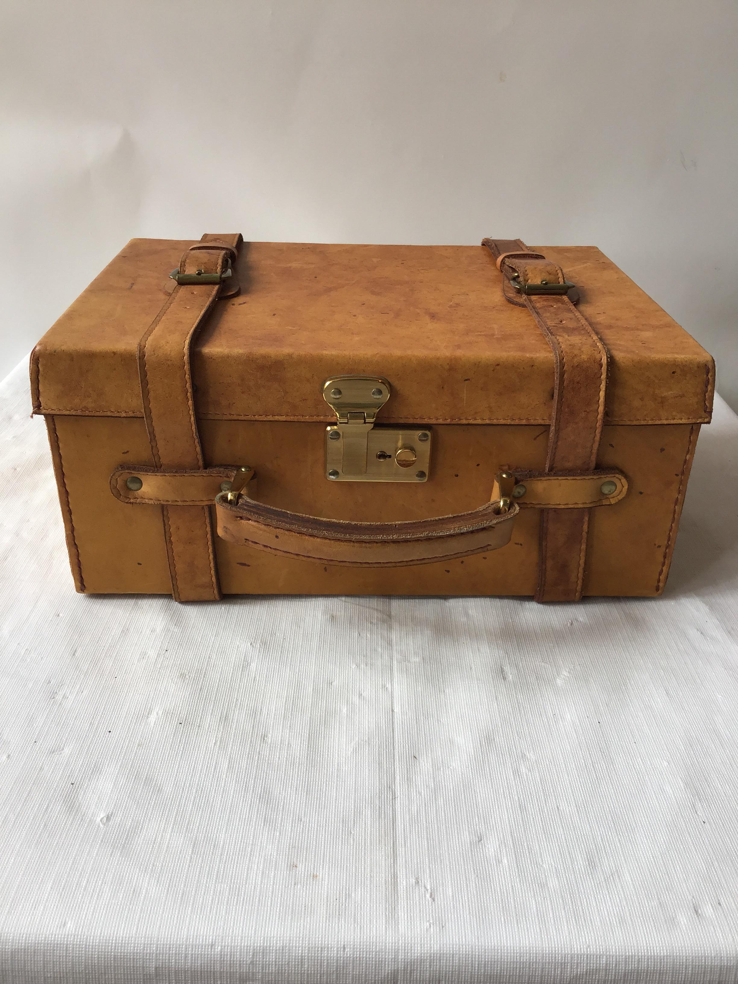 Late 20th Century Pair of Small Leather Suitcases
