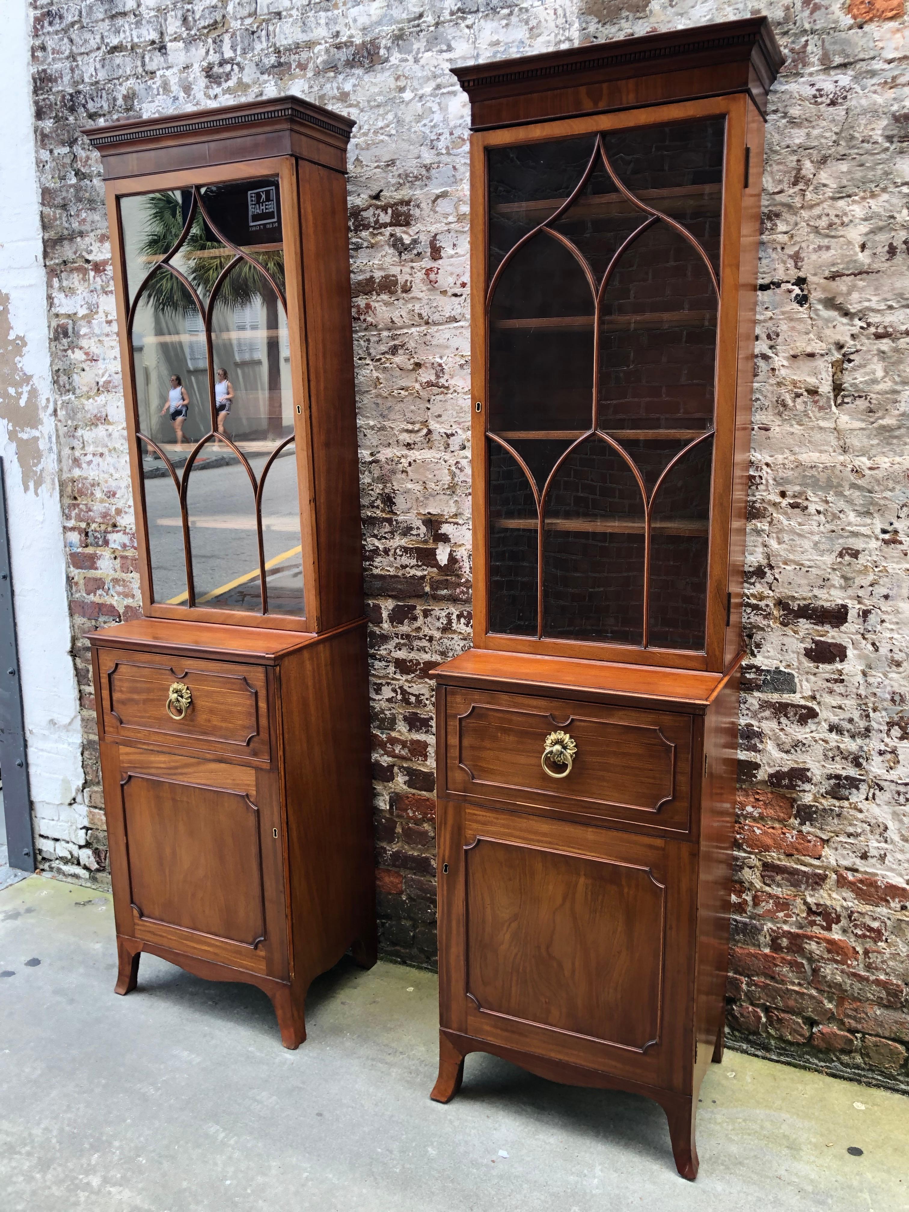 Pair of Small Mahogany Bookcases In Good Condition In Charleston, SC