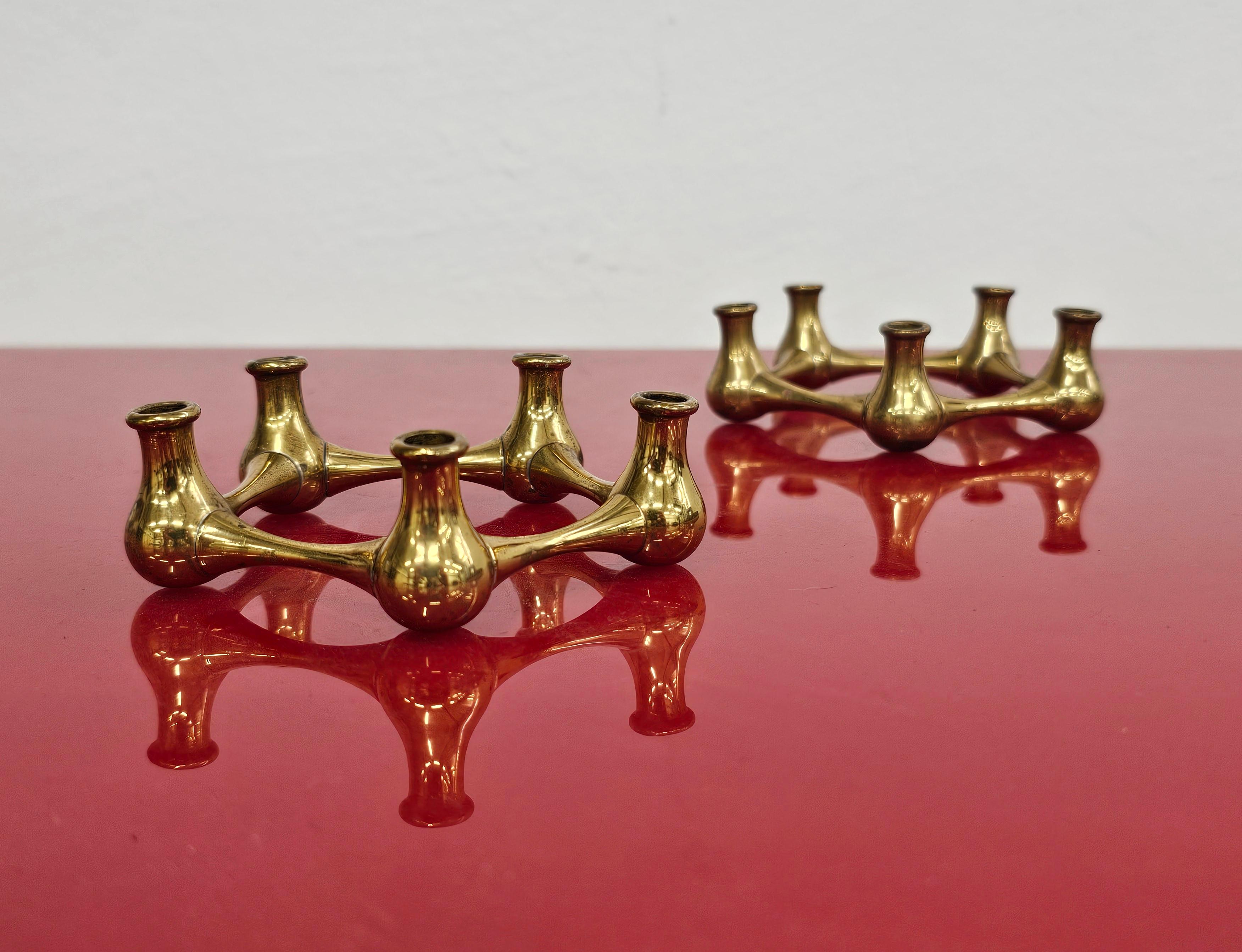 Ottone Coppia di piccoli portacandele in ottone massiccio del Mid Century Modern in vendita