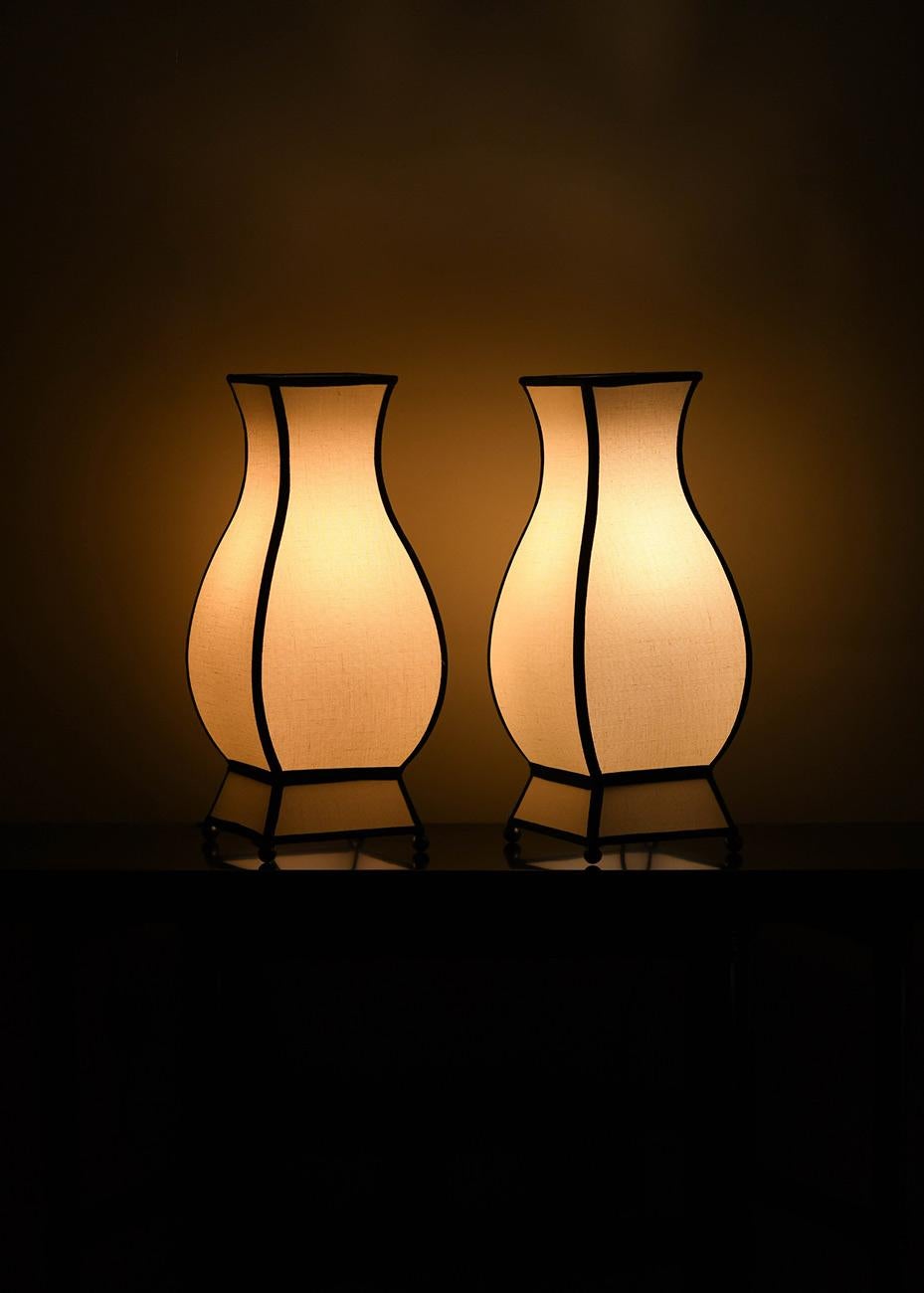 Pair of small “Molto Pagoda” lamps in cotton For Sale 3