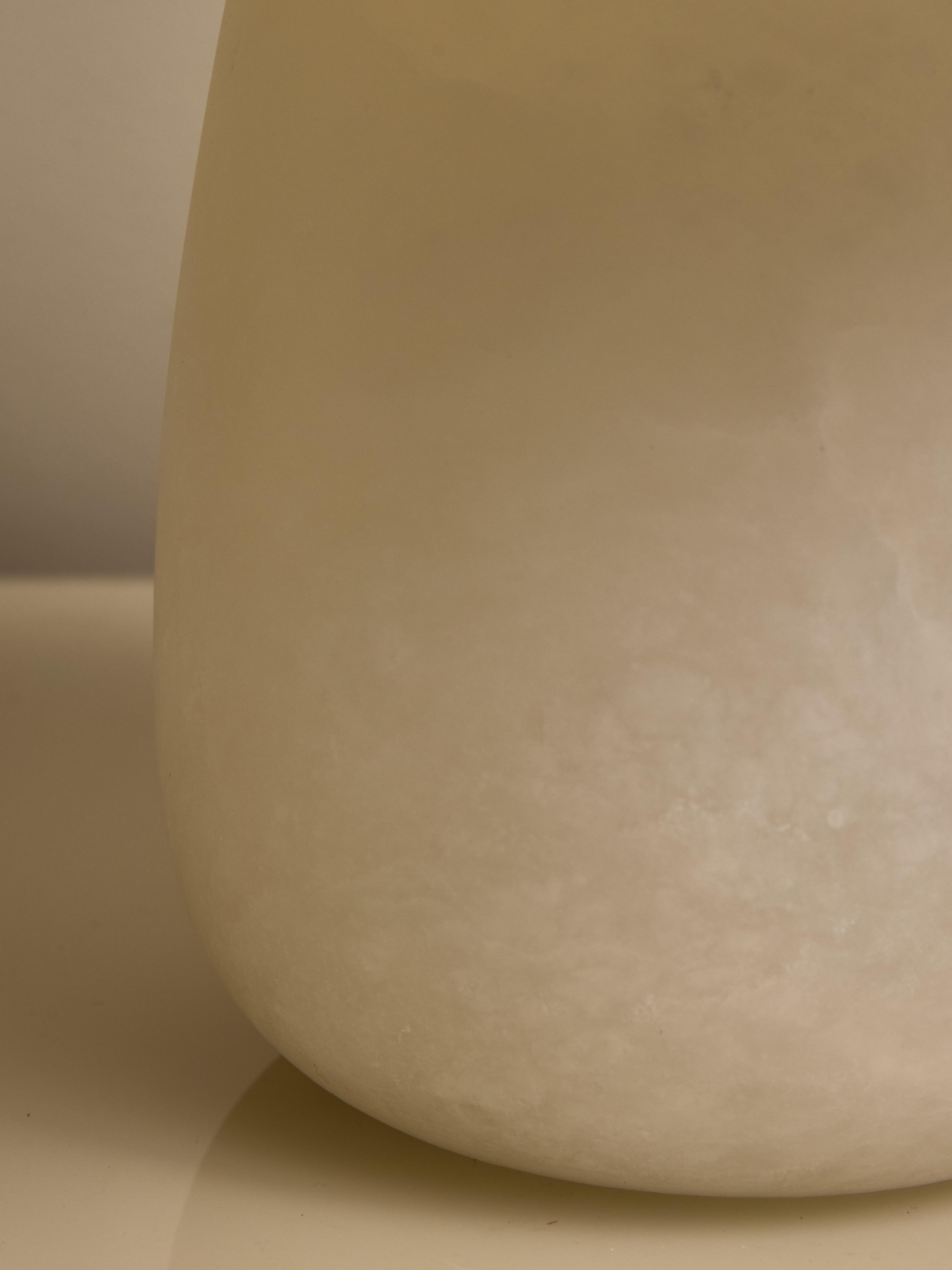 XXIe siècle et contemporain Paire de petites lampes de table en albâtre en forme de champignon en vente