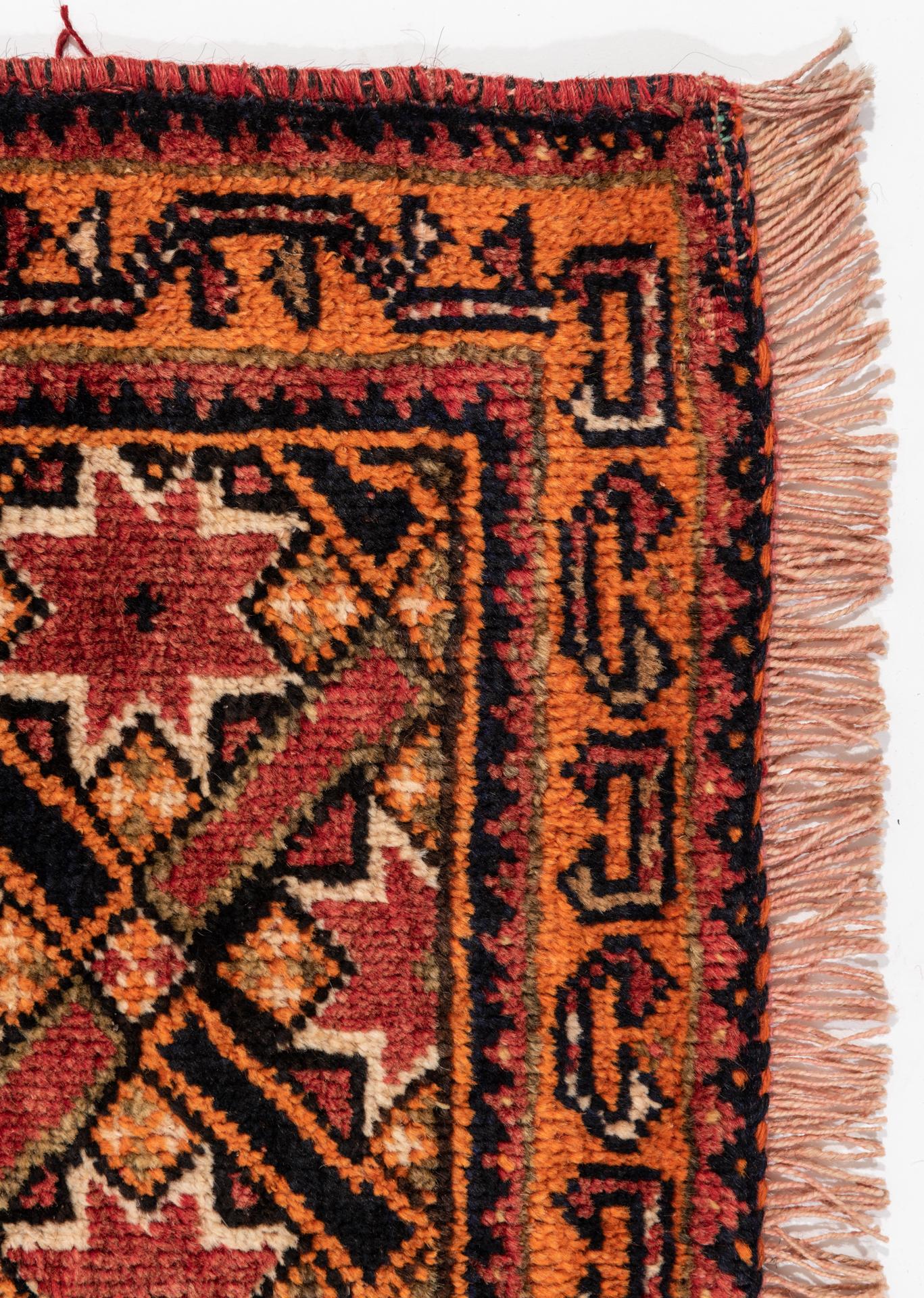 Pair of Small Nomadic Rugs In Excellent Condition For Sale In Alessandria, Piemonte