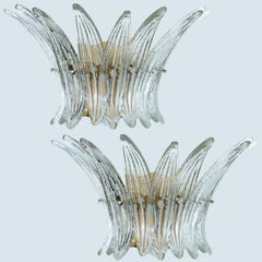 Paire de petites appliques structurées en laiton doré à palmettes, années 1960, Kalmar