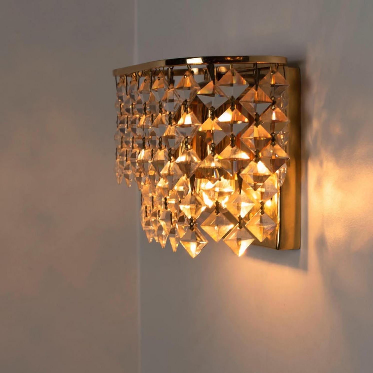 Pair of Small Palwa Wall Sconces, Gilded Brass and Crystal Glass, Germany, 1960s In Good Condition For Sale In Rijssen, NL