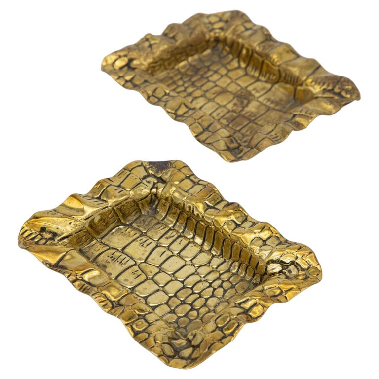Pair of Small Pressed Metal Alligator Small Trays, Late 20th