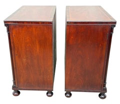 Pareja De Pequeños Armarios Auxiliares De Caoba De La Regencia