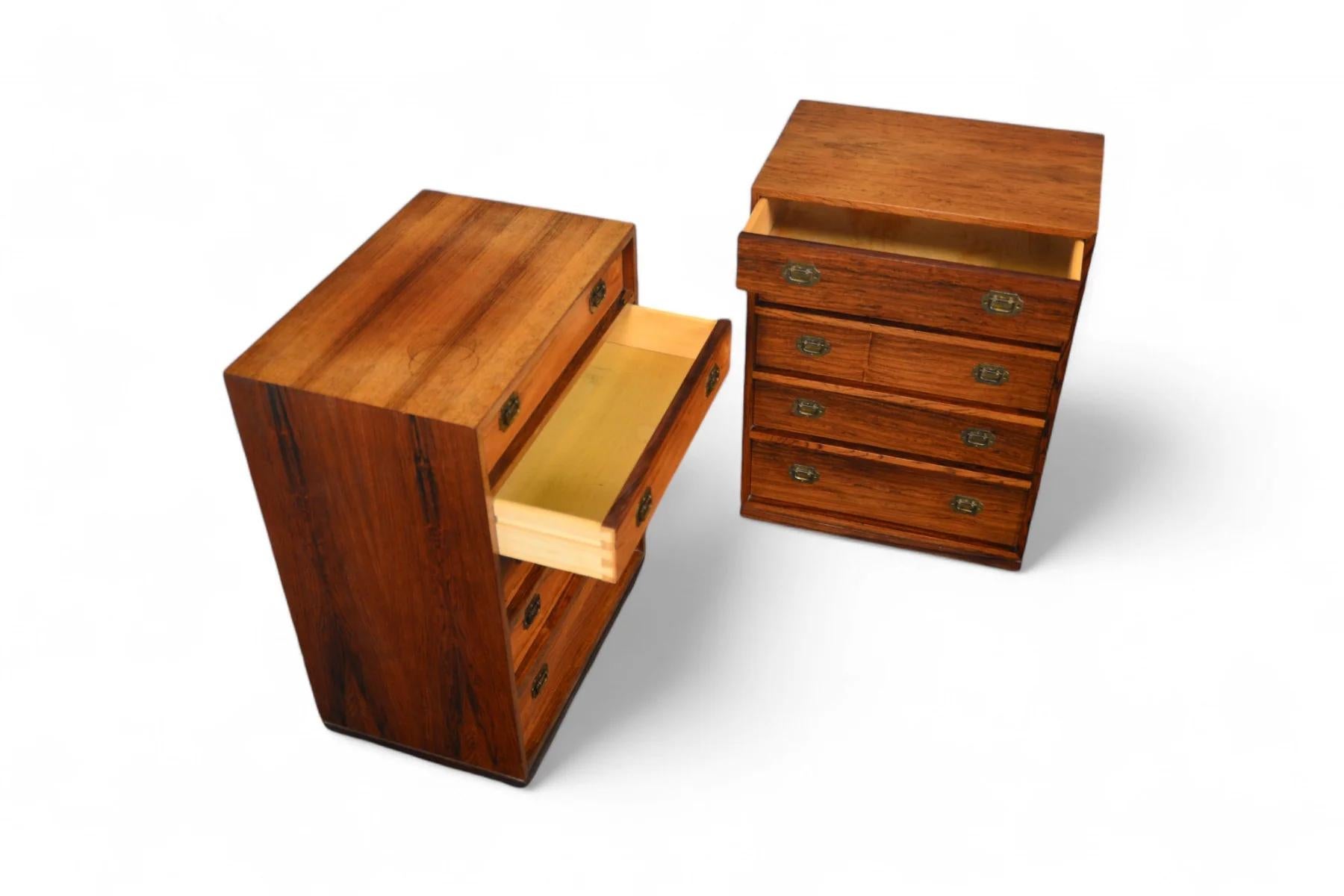20ième siècle Paire de petits coffres à bijoux en bois de rose par Henning Koch n°1 en vente