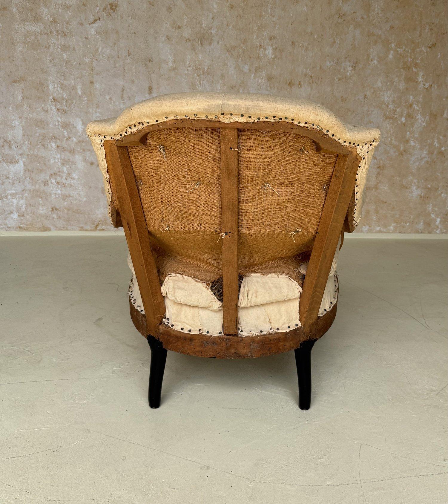 Coppia di poltrone francesi Napoleone III di piccole dimensioni con imbottitura a diamante in vendita 5