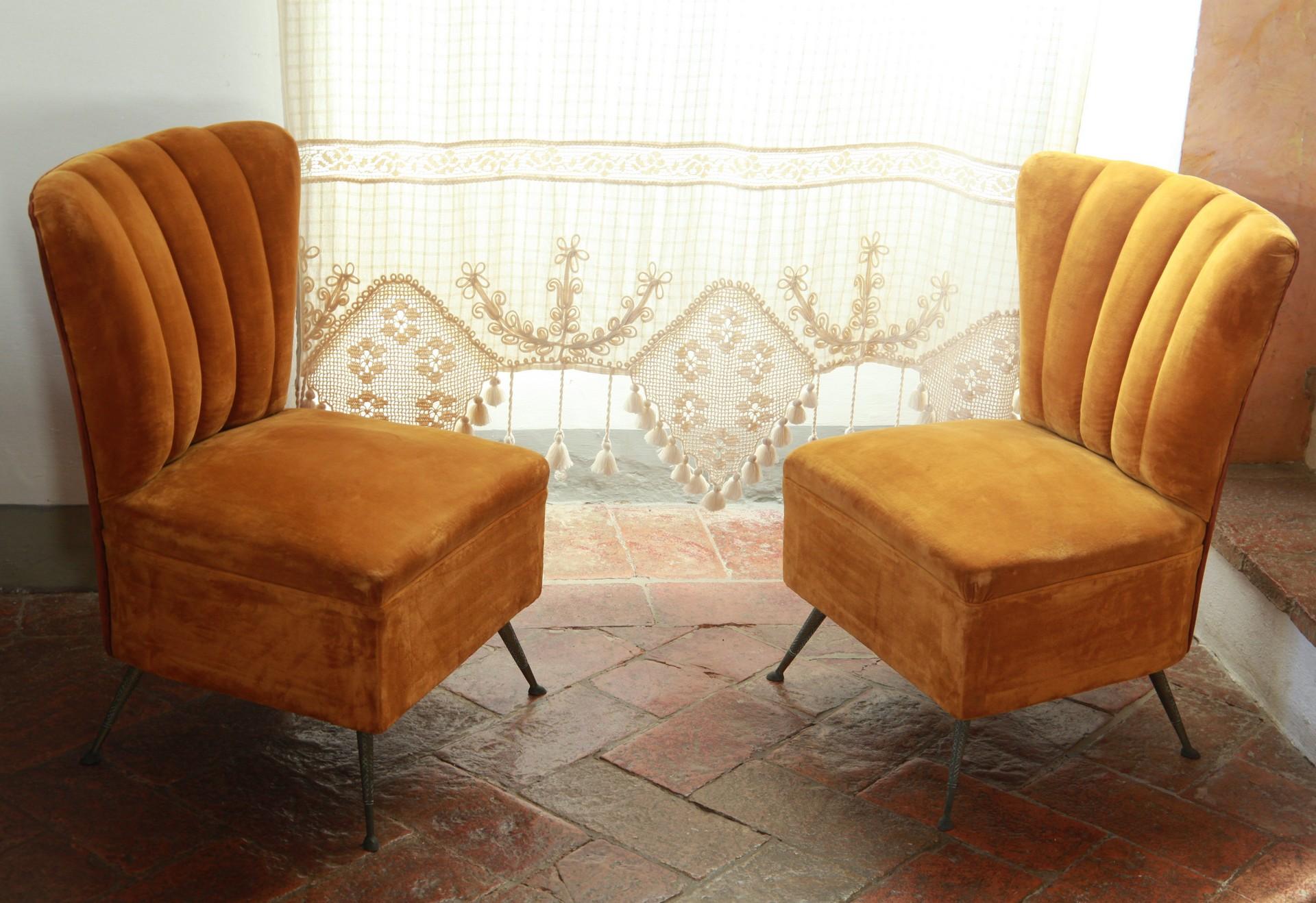 Pair of Small Scallop Chairs, Brass Cast Feet Original Velvet, Casa E Giardino 5