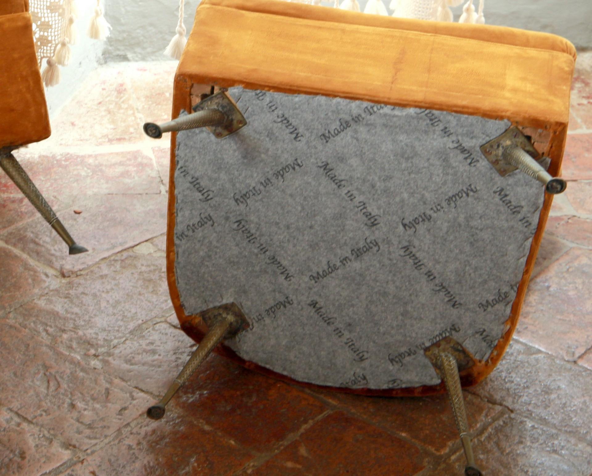 Pair of Small Scallop Chairs, Brass Cast Feet Original Velvet, Casa E Giardino 9