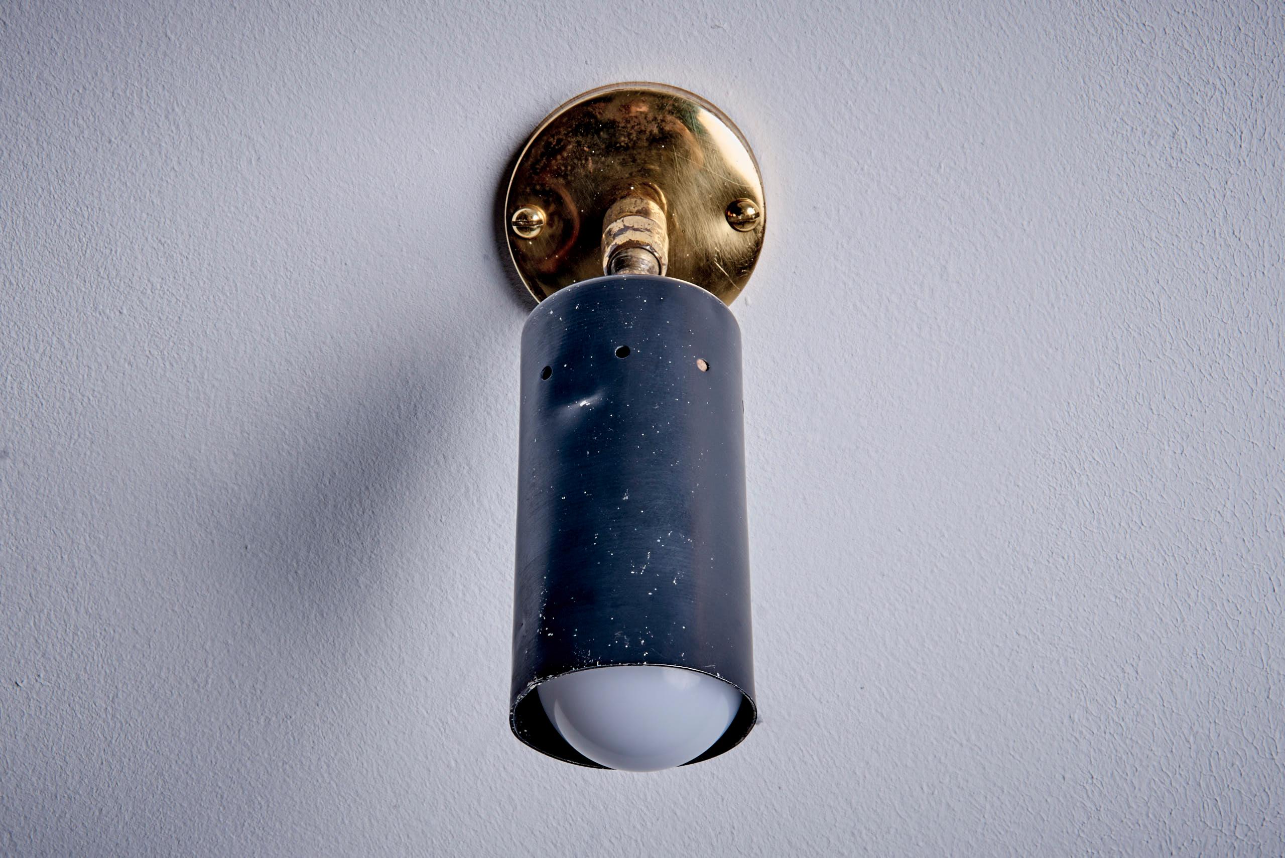 Pareja de Lámparas de Pared o Techo Regulables de Latón de Tamaño Pequeño by Parscot en venta 4