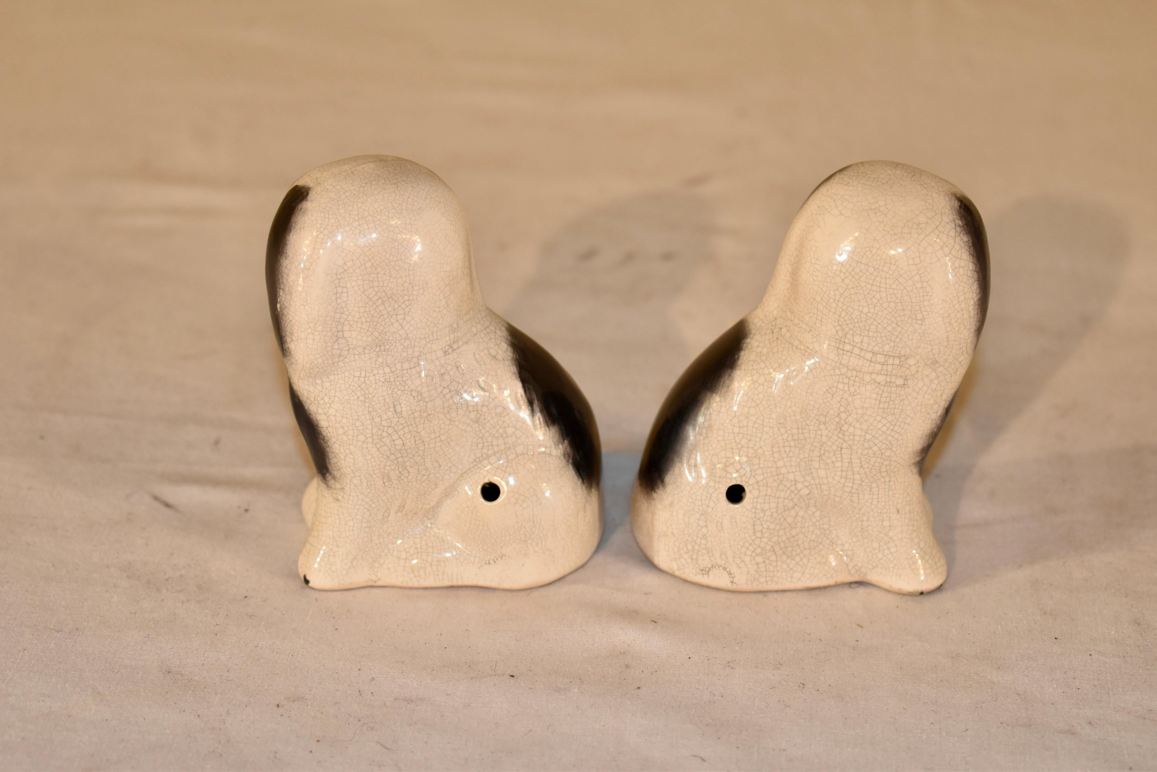 Pair of Small Staffordshire Dogs, circa 1970 In Good Condition For Sale In High Point, NC