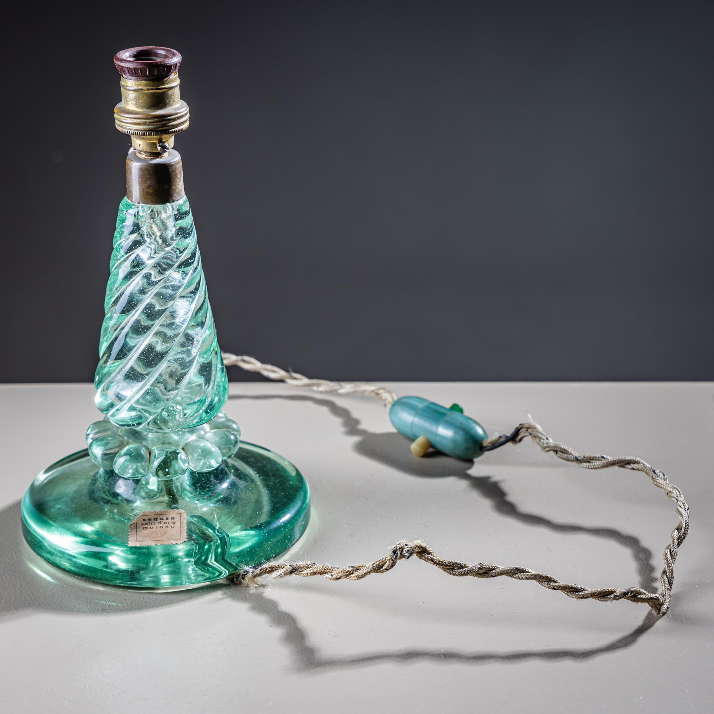 italien Paire de petites lampes de table avec base en verre par Seguso Vetri d'Arte, Italie, années 1940 en vente