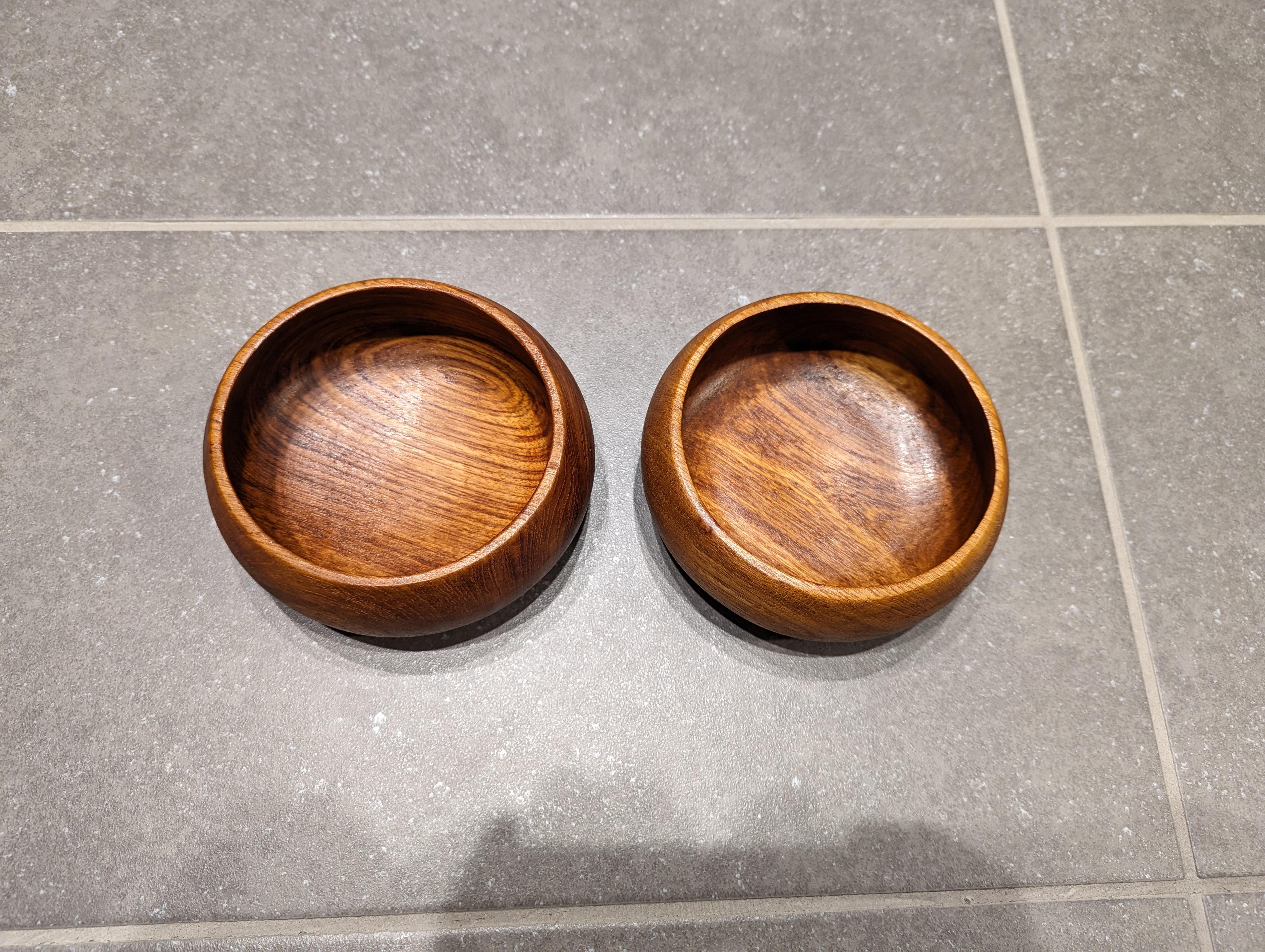 Pair (2) small teak bowls.

Styled after Jens Quistgaard for Dansk.

Good vintage condition.