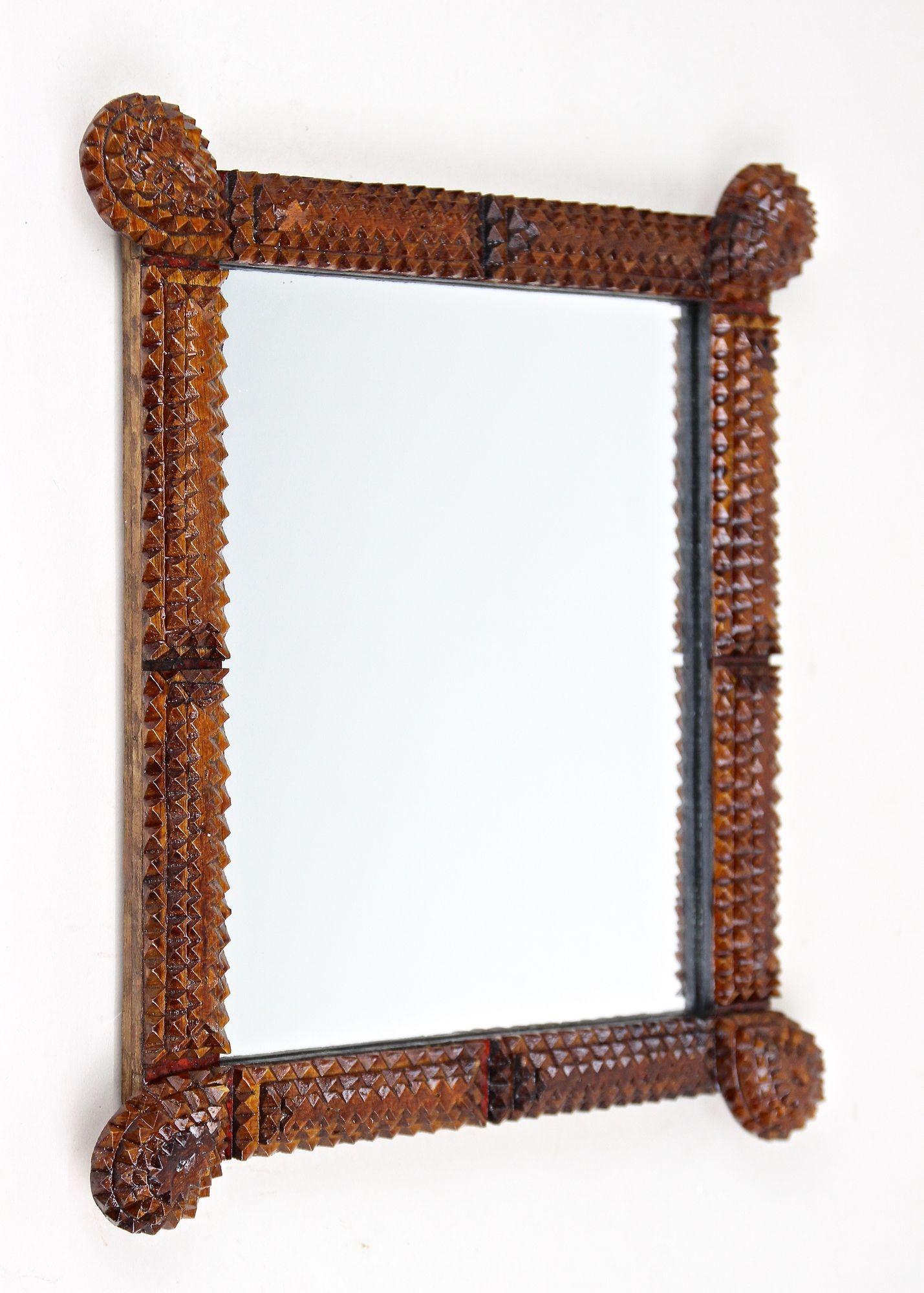 Pair of Small Tramp Art Wall Mirrors, Handcarved, Austria ca. 1870 In Good Condition In Lichtenberg, AT