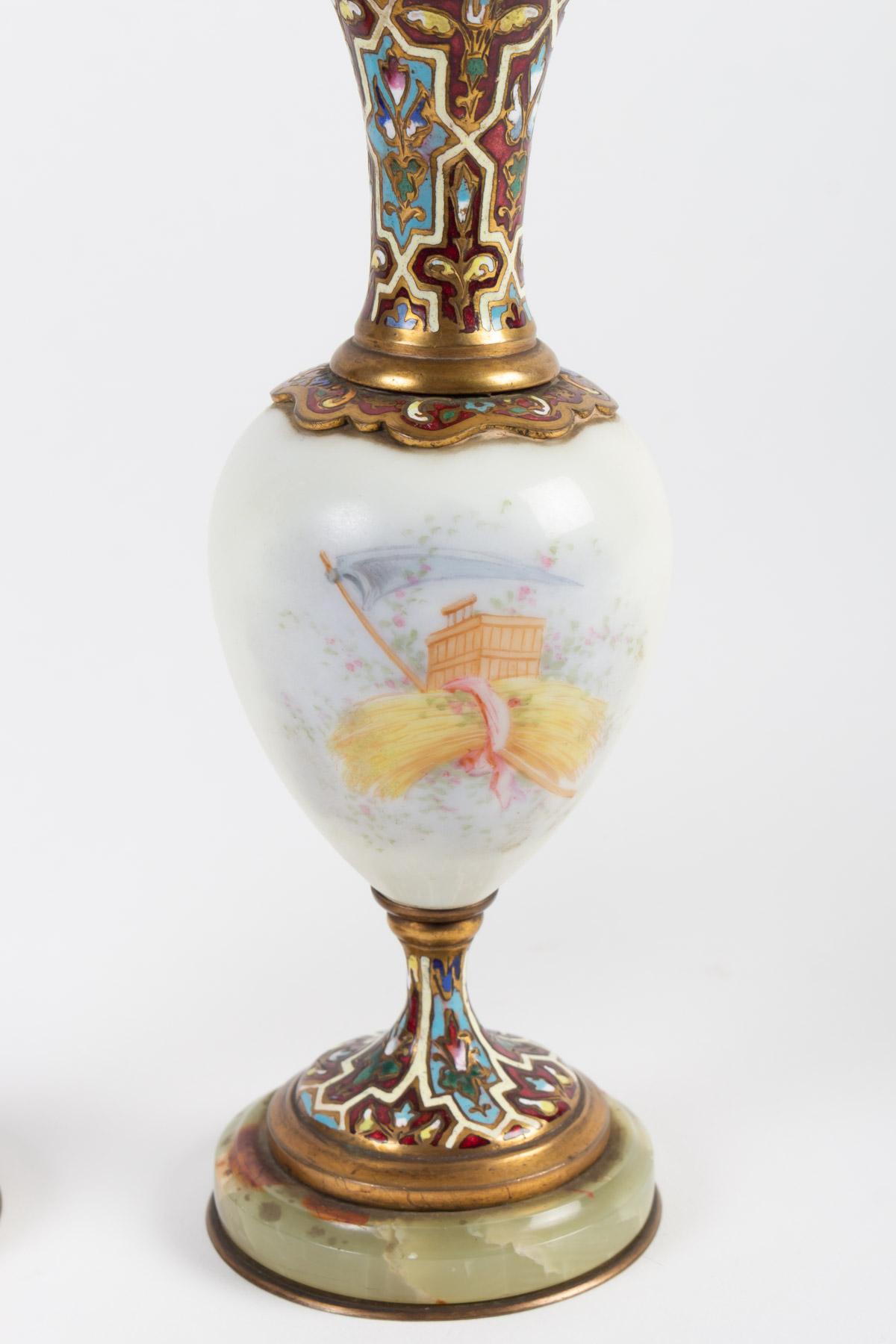 Pair of Small Vases in Sèvres Porcelain, 19th Century In Good Condition In Saint-Ouen, FR