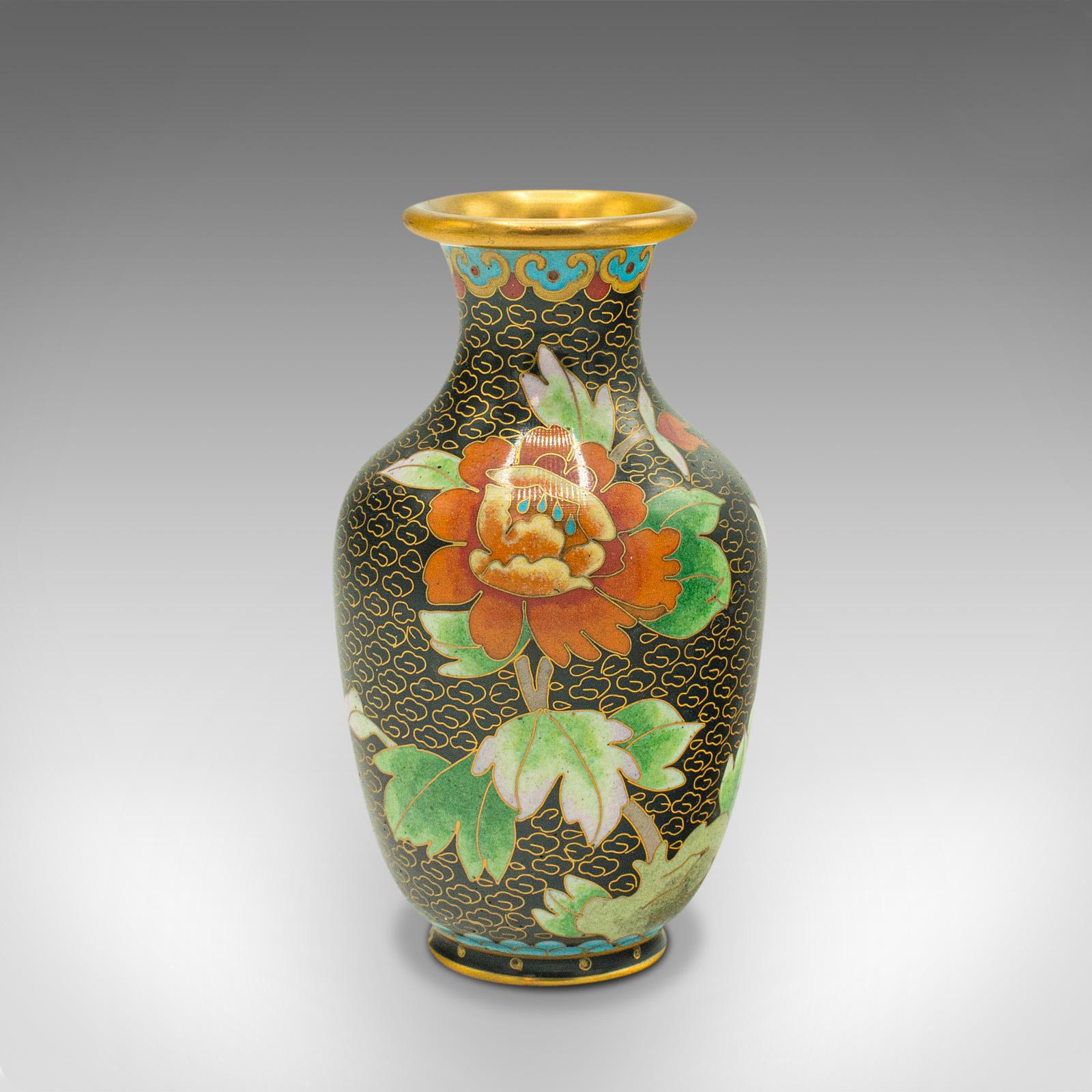 Paar kleine Cloisonné-Positionsvasen im Vintage-Stil, japanisch, Keramik, Blume, Art déco (Japanisch) im Angebot