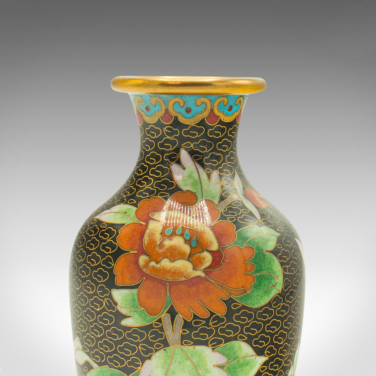 Paar kleine Cloisonné-Positionsvasen im Vintage-Stil, japanisch, Keramik, Blume, Art déco im Angebot 4
