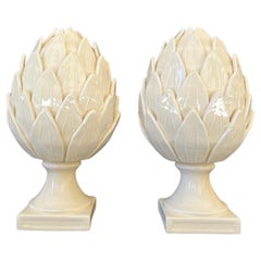 Paire de petits artichauts blancs