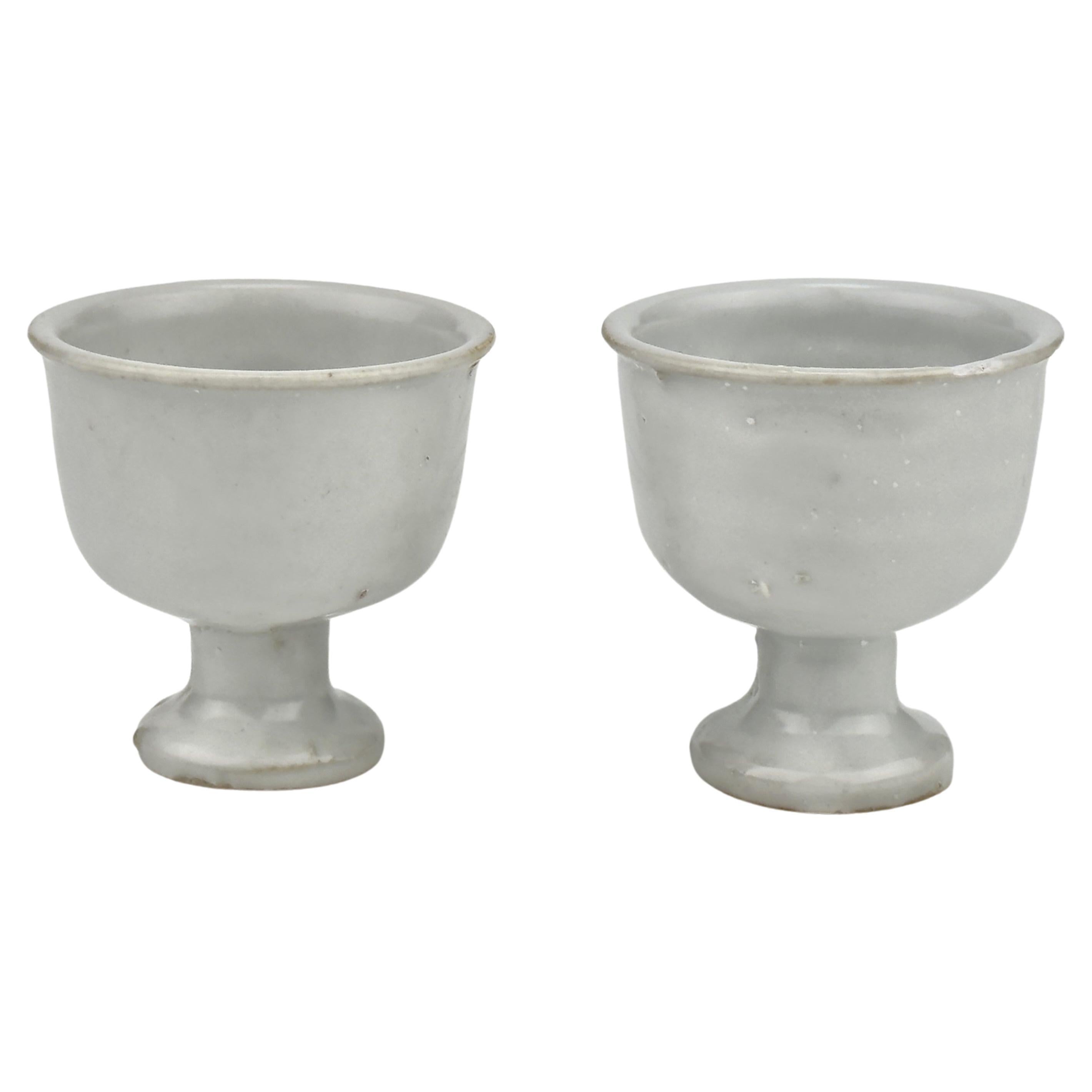Paire de petites tasses en porcelaine blanche, époque Ming tardive (16-17e siècles)