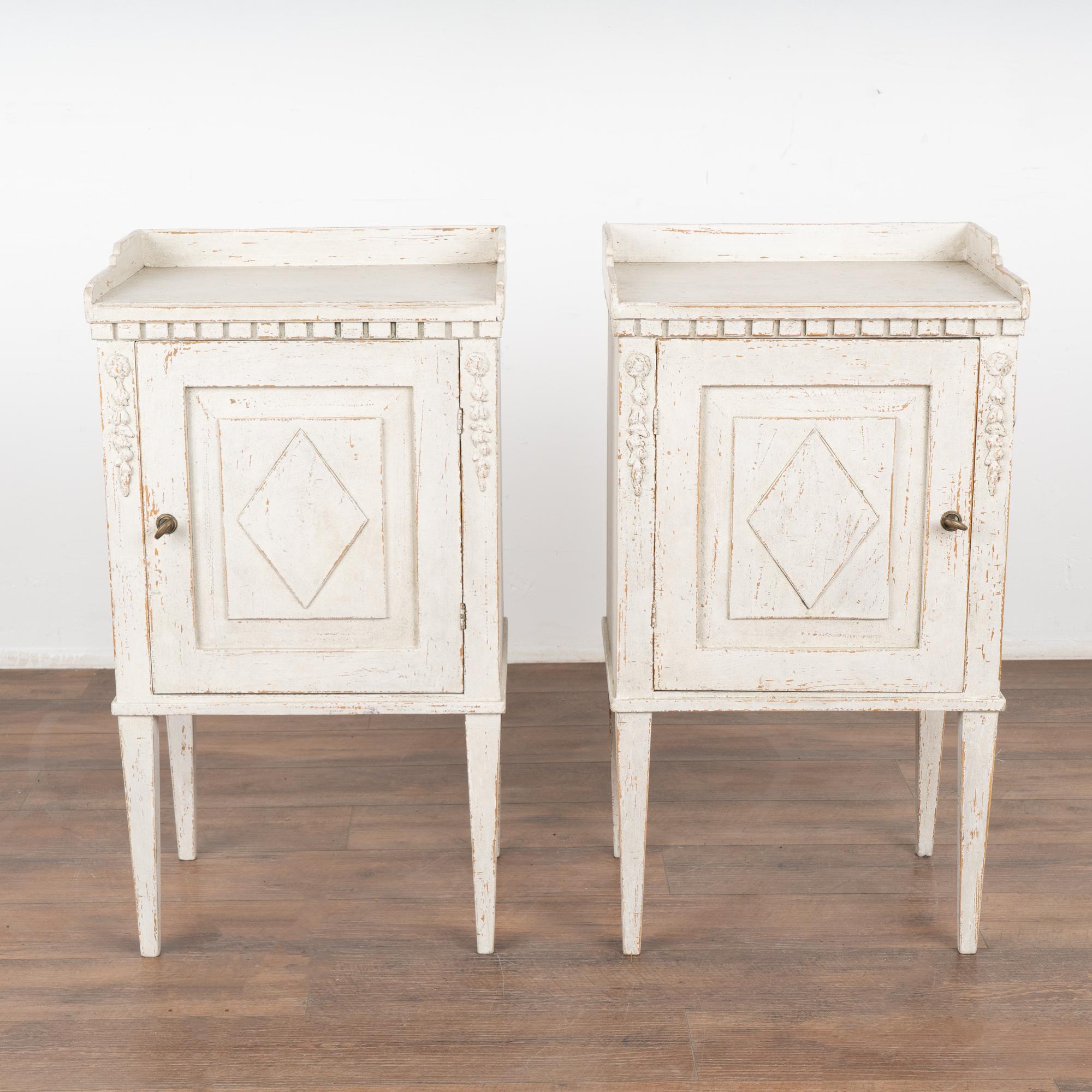 Pair of Small White Swedish Cabinets Nightstands, circa 1860-80 In Good Condition In Round Top, TX