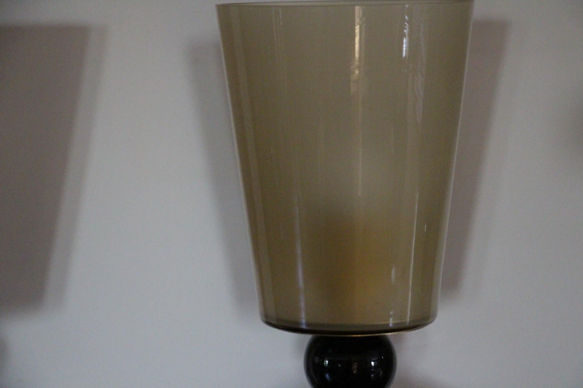 XXIe siècle et contemporain Paire de lampes de table en verre de Murano beige et brown fumé en vente