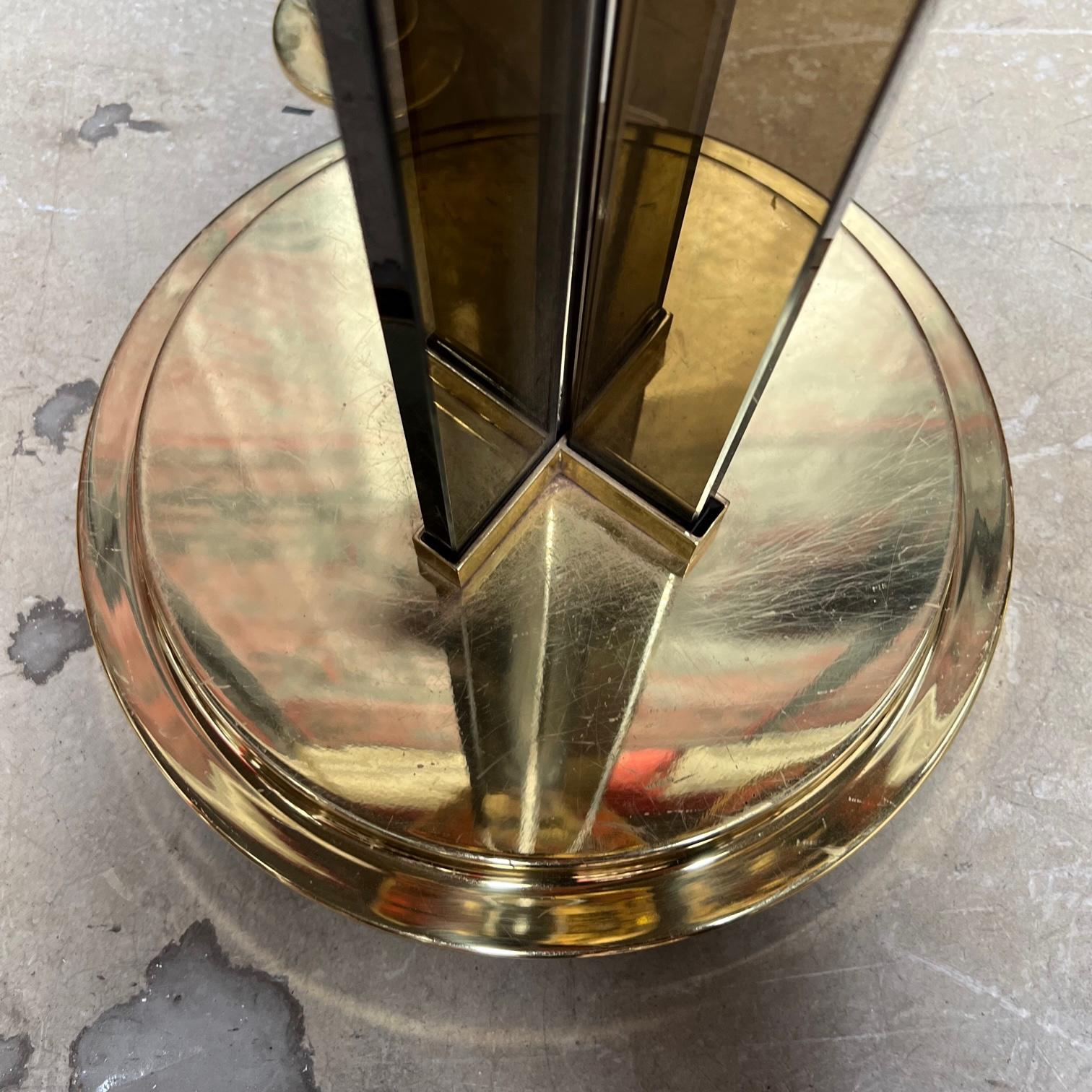 Coppia di lampade da terra in vetro fumé e ottone in stile Art Déco in vendita 1