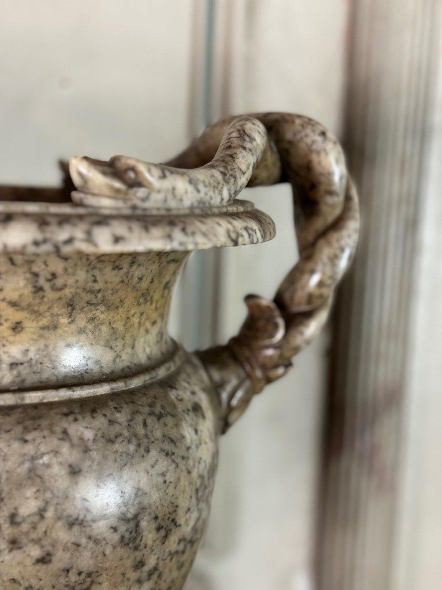 Gréco-romain Paire d'urnes serpentines en albâtre, Italie, 19ème siècle