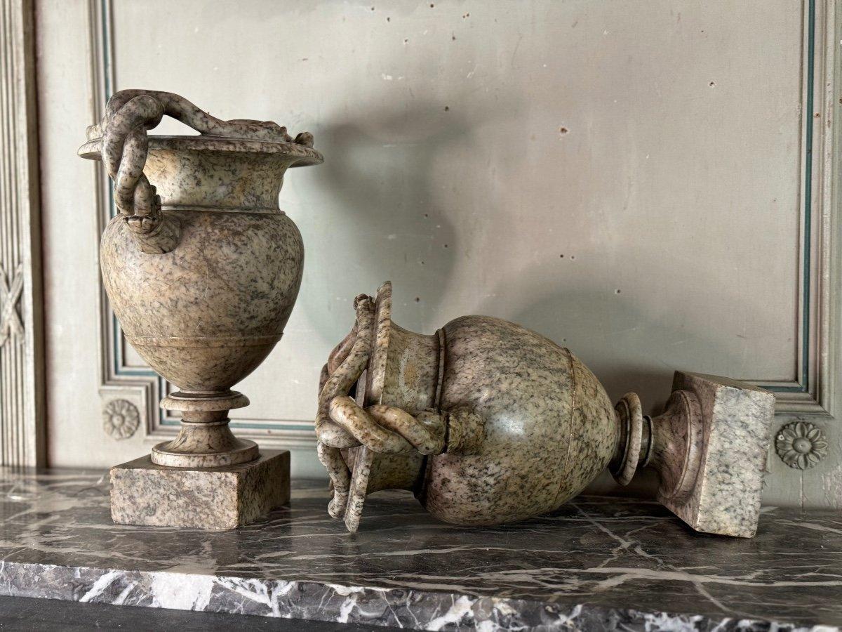 XIXe siècle Paire d'urnes serpentines en albâtre, Italie, 19ème siècle