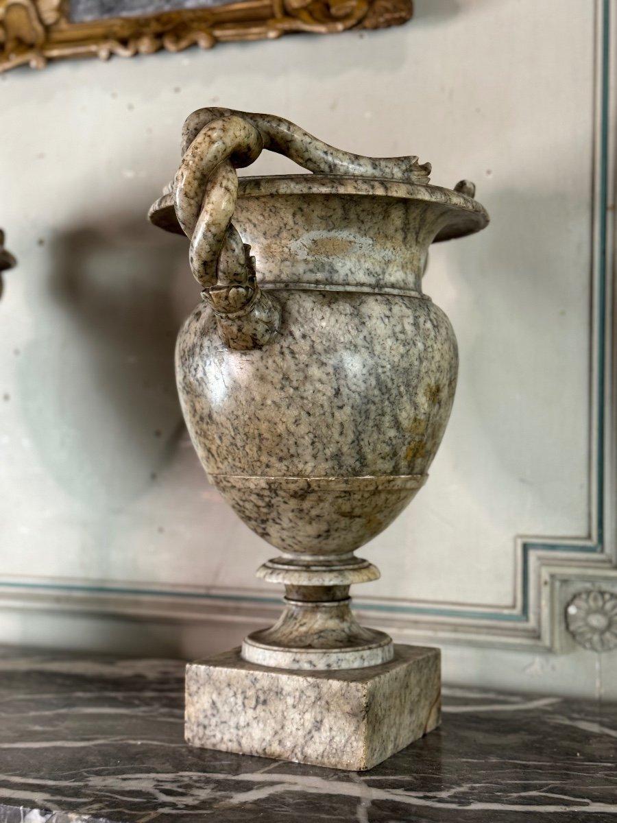 Paire d'urnes serpentines en albâtre, Italie, 19ème siècle 2