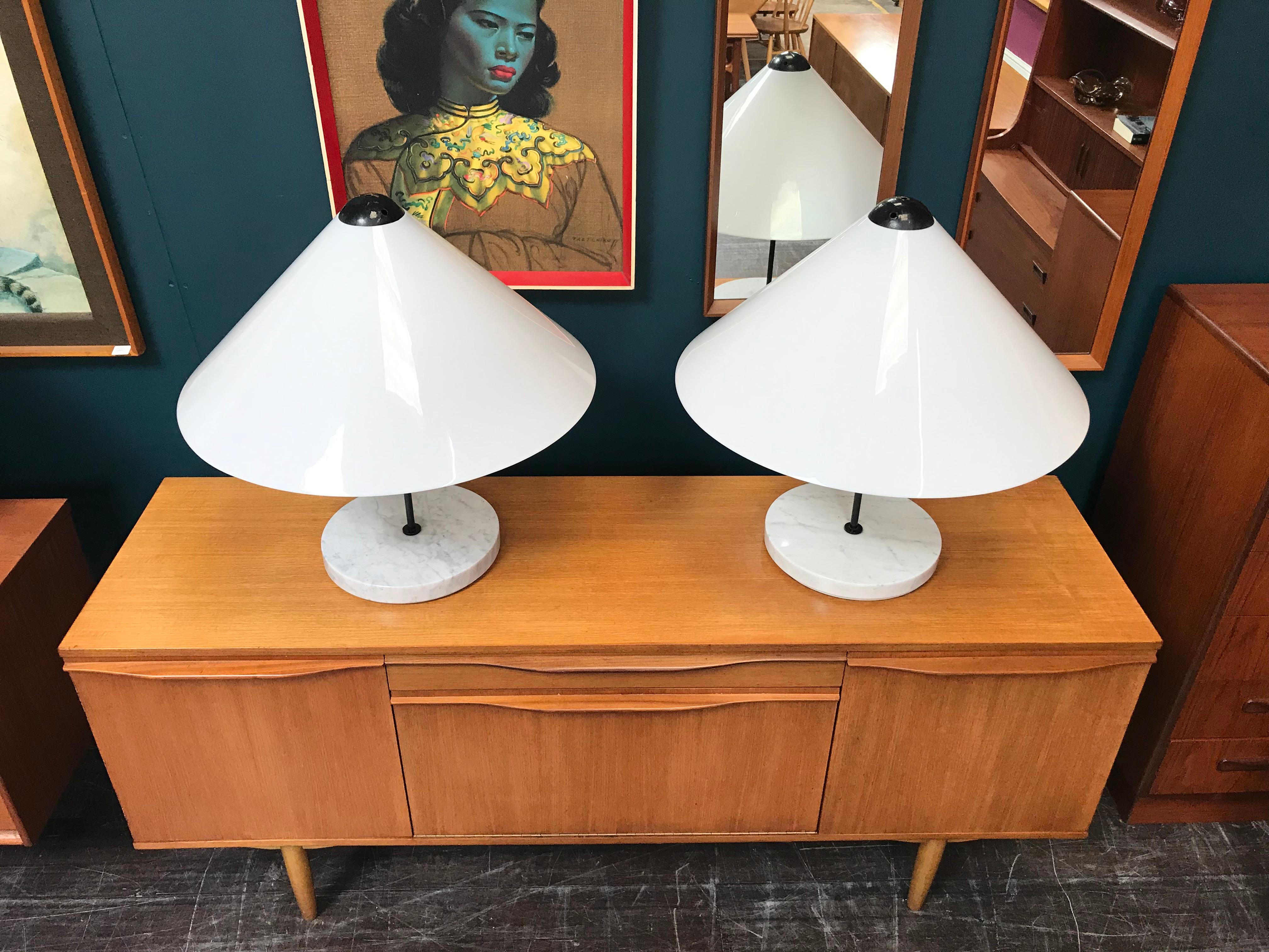 Mid-Century Modern Pair of 'Snow' Italian Midcentury Table Lamps by Vico Magistretti for Oluce For Sale