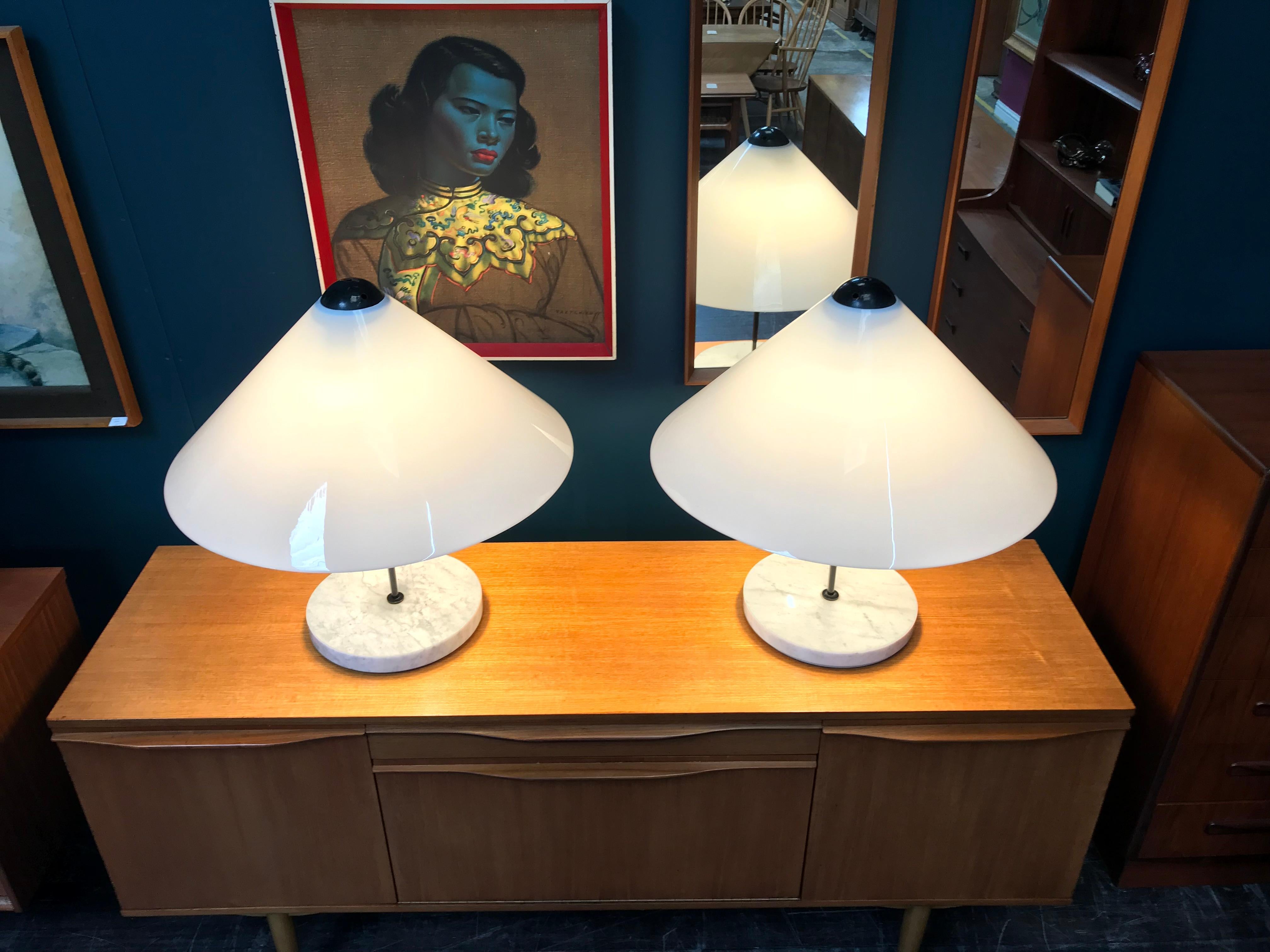 Pair of 'Snow' Italian Midcentury Table Lamps by Vico Magistretti for Oluce For Sale 1