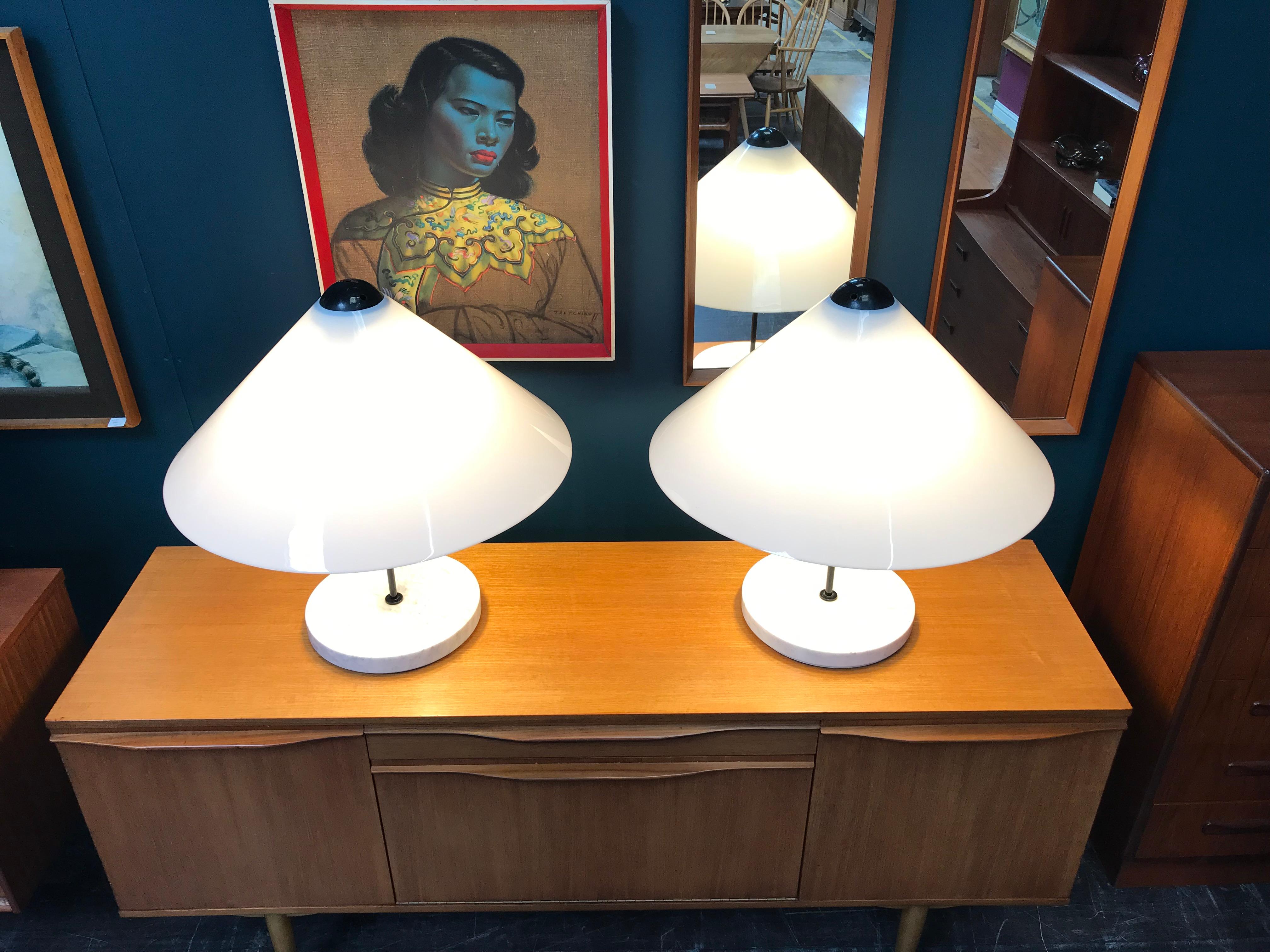 Pair of 'Snow' Italian Midcentury Table Lamps by Vico Magistretti for Oluce For Sale 2