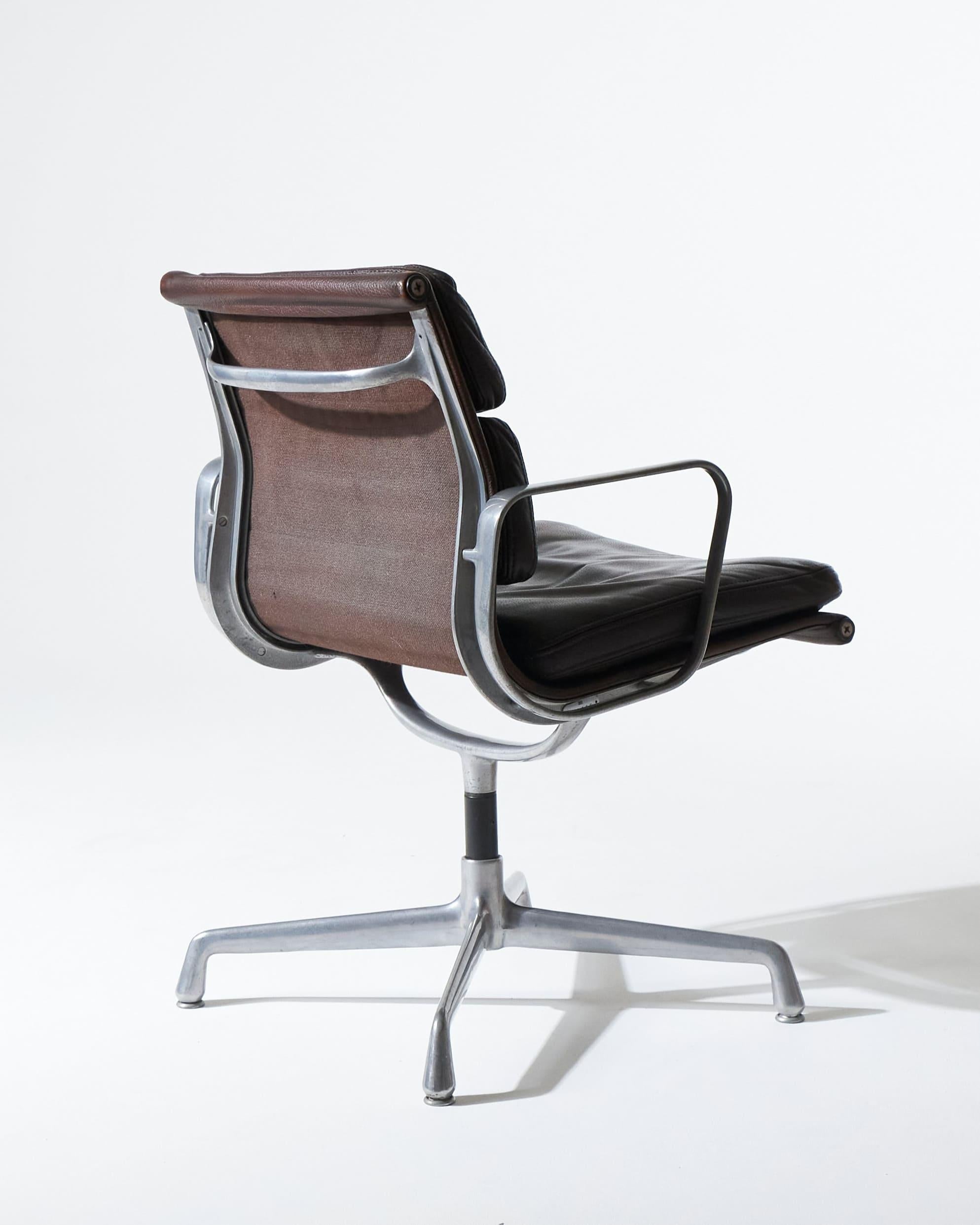 Coppia di poltrone Sofa Pad in pelle marrone, Herman Miller, anni '70 in vendita 1