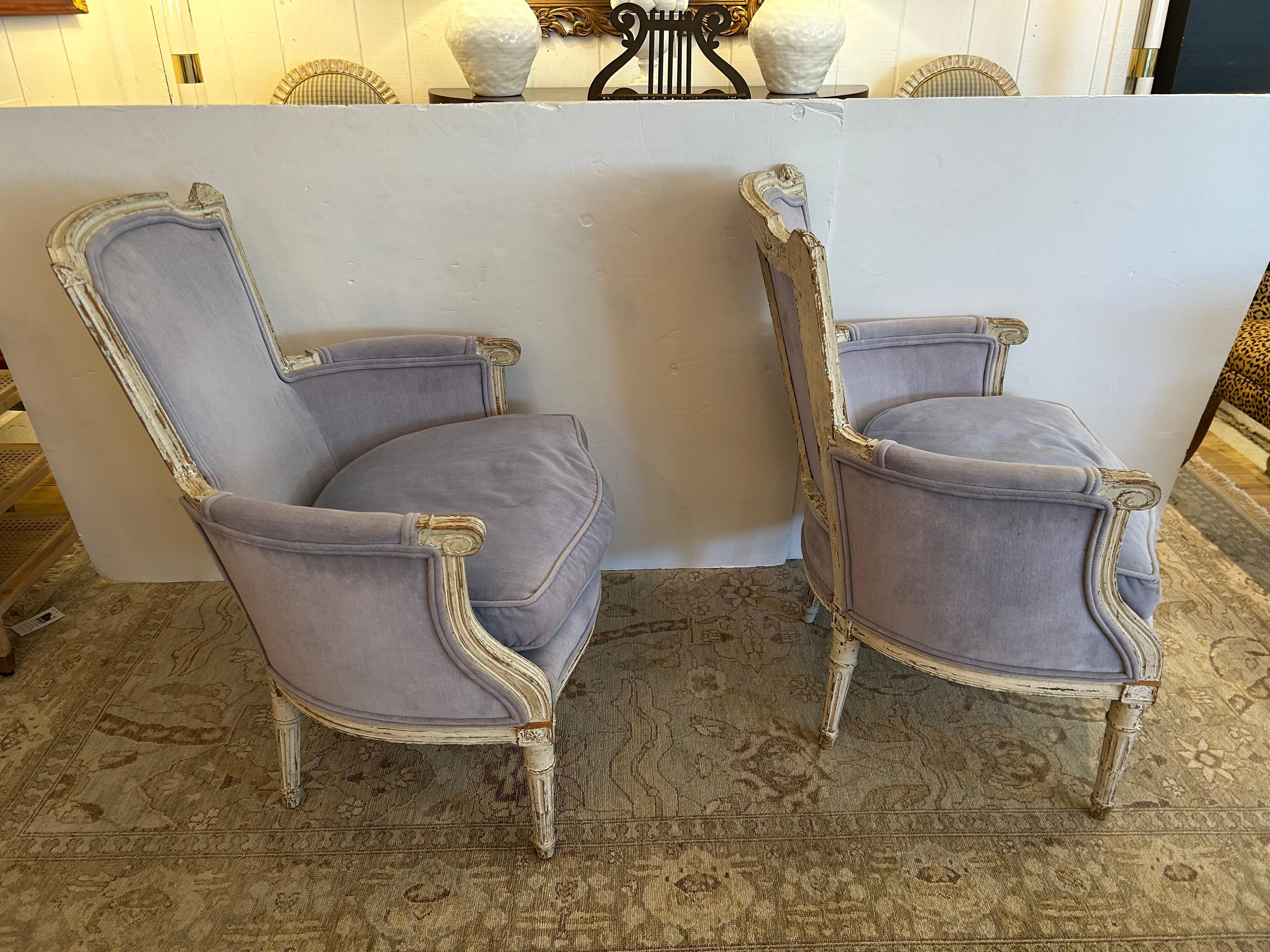 Pair of Soft Periwinkle Velvet French Painted Bergere Chairs For Sale 6