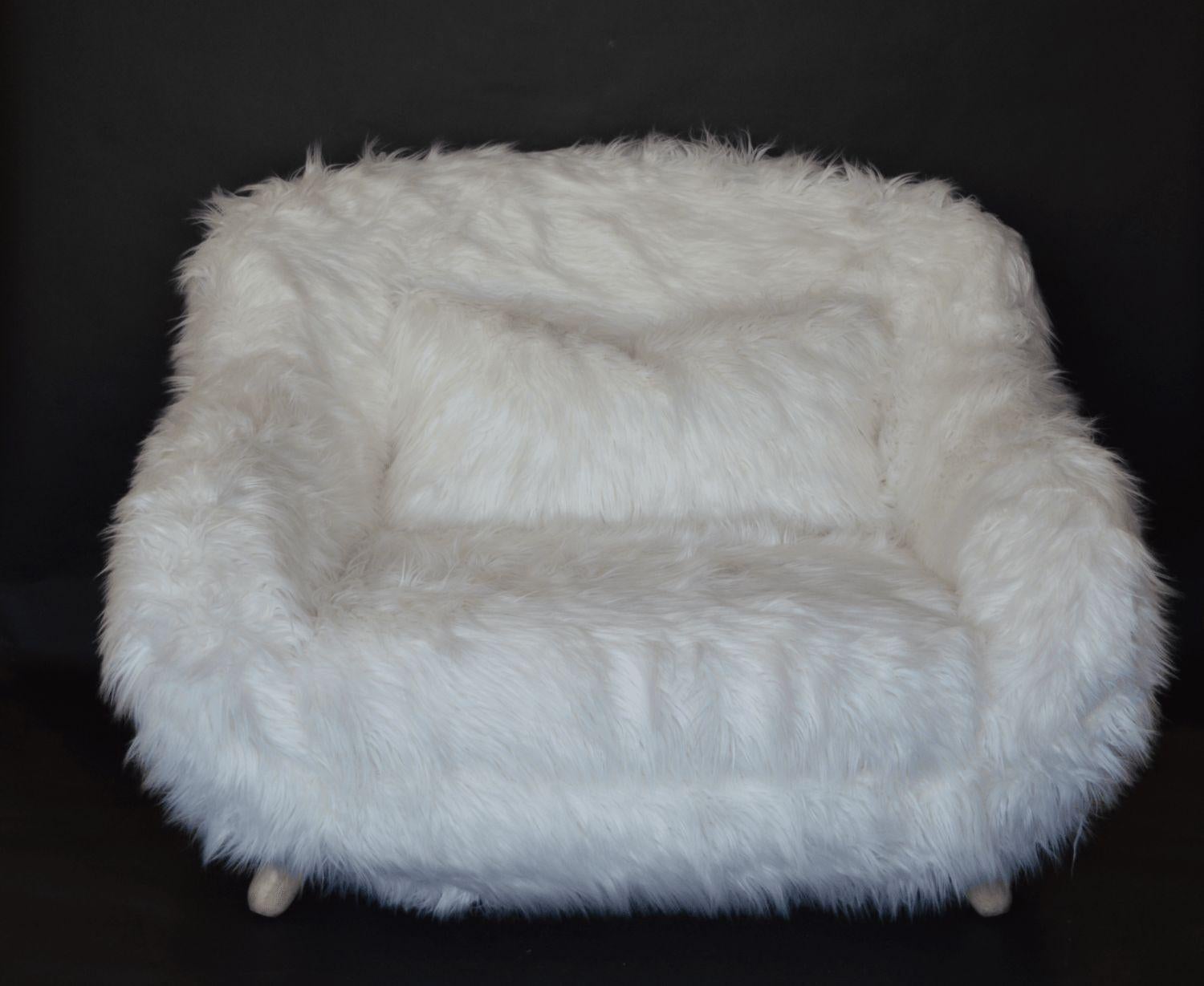 Pair of Soft White Oversized Faux-Fur Arm Chairs For Sale 5