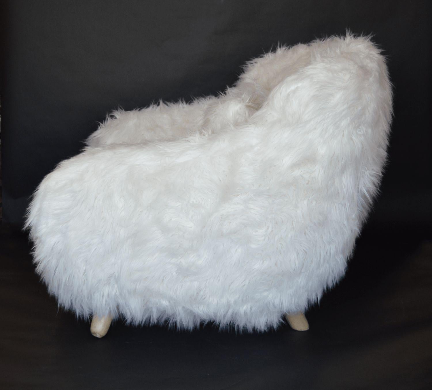 Pair of Soft White Oversized Faux-Fur Arm Chairs For Sale 2