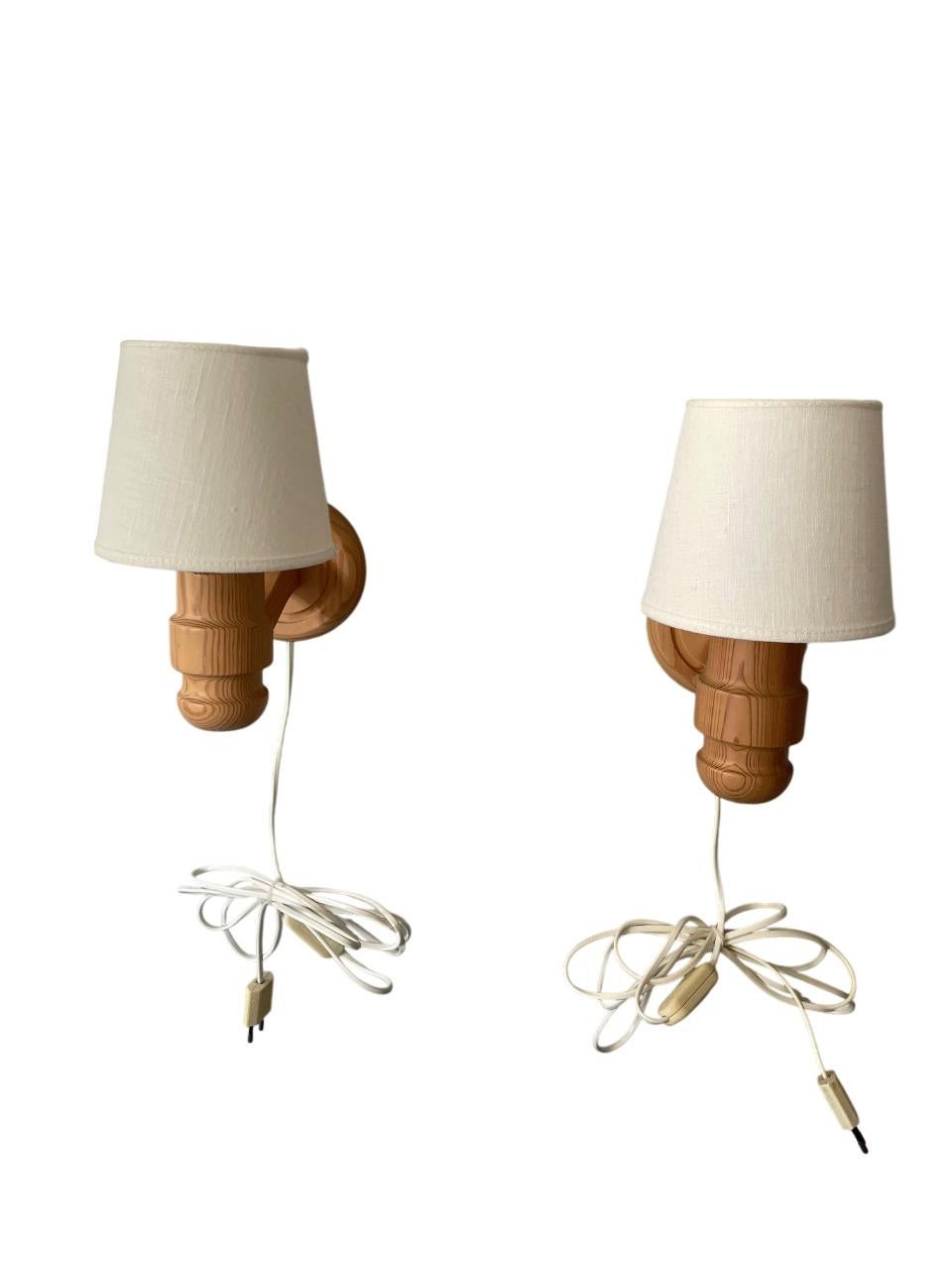 Paar Solbackens Svarveri Wandlampen aus Kiefer, Schweden, 1970er Jahre (Skandinavische Moderne) im Angebot