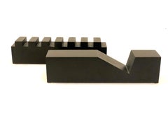 Pareja de Esculturas de Mesa Postmodernas de Lucite Negro Macizo