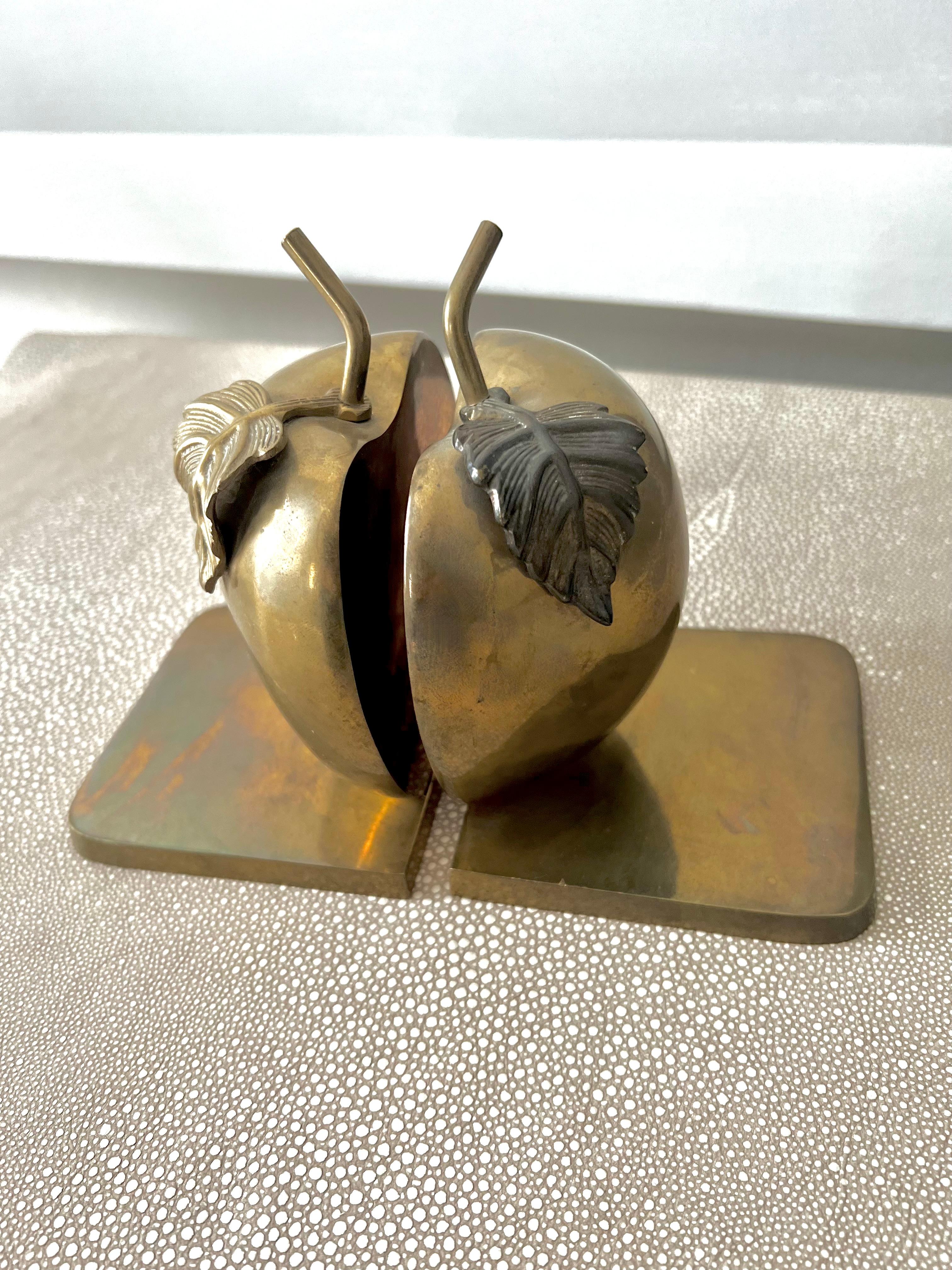 Pair of Solid Brass Bookends in the Shape of an Apple and Leaves In Good Condition In Los Angeles, CA